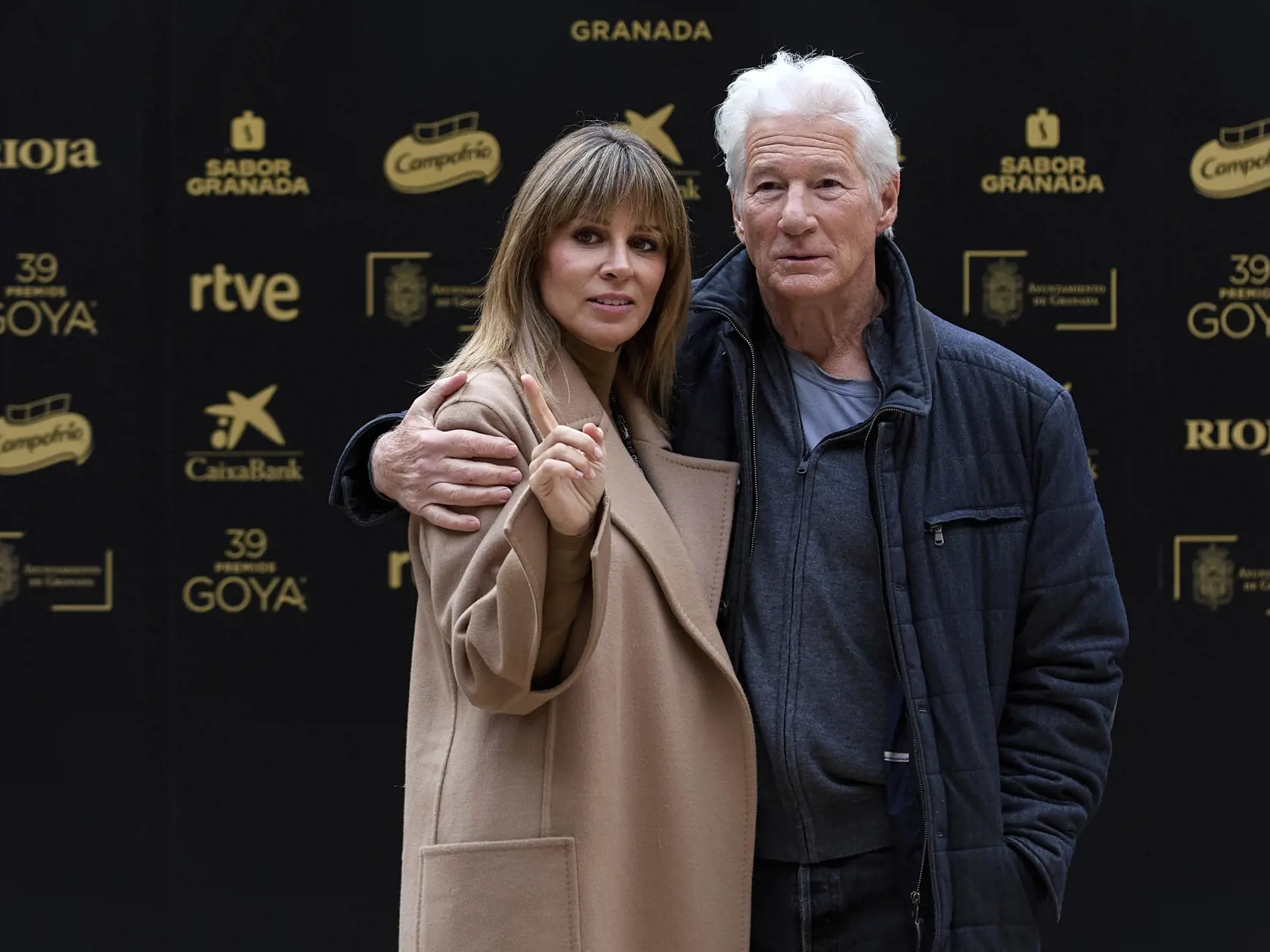 Americký herec Richard Gere a jeho manželka Alejandra FOTO TASR/AP