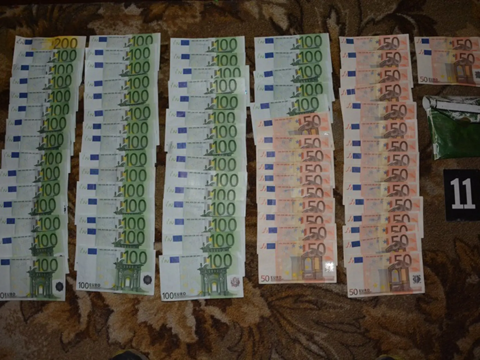 Zarábali si predajom drog: Muži na tom zarobili asi tisícku mesačne.