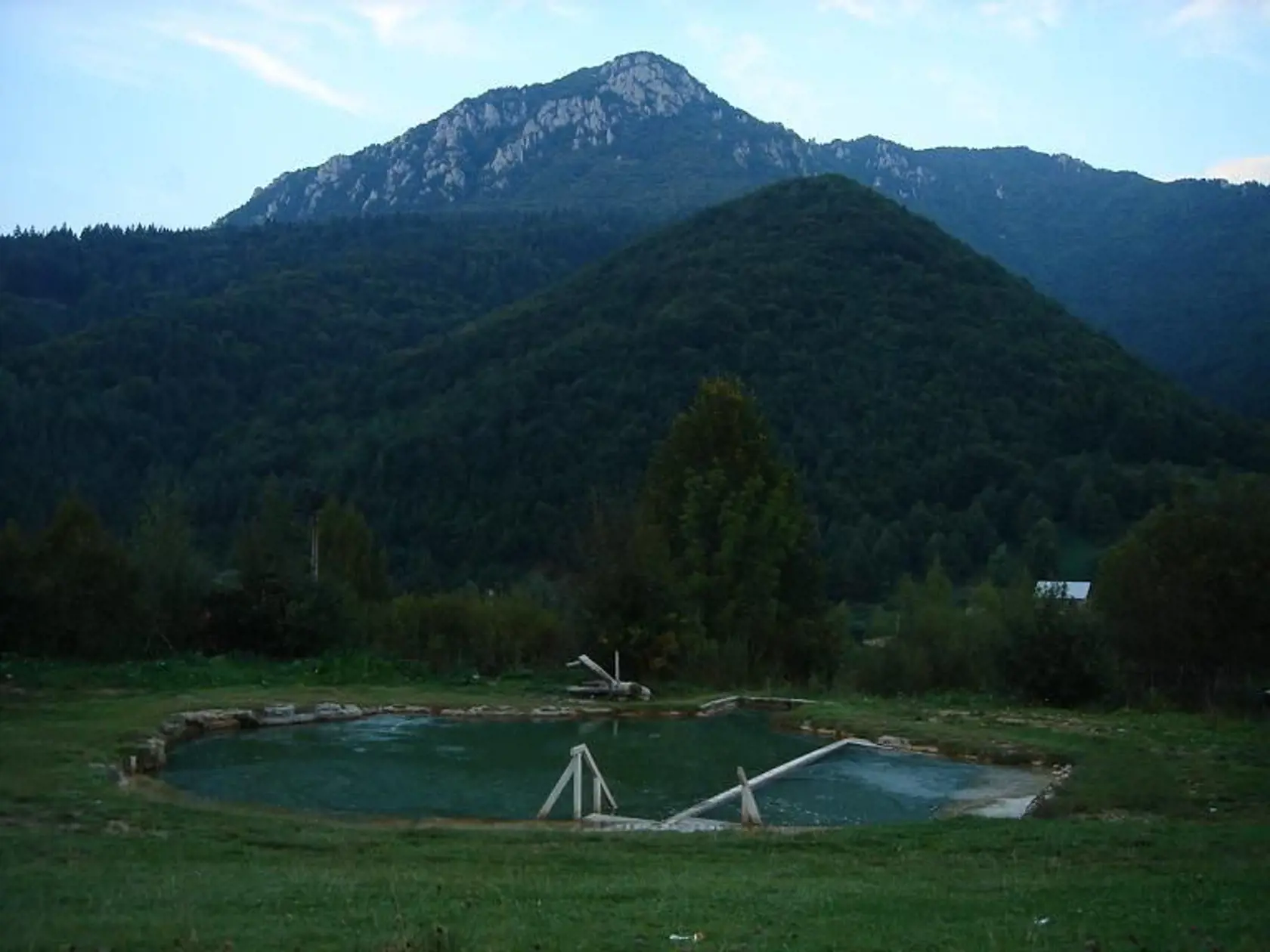 Voda je pomerne studená a preto nie je vhodná na kúpanie sa v zime. Pôsobí blahodarne na kĺby a kožné choroby.
