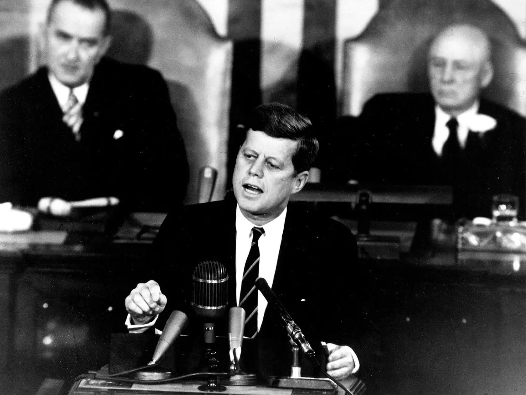 Prezident J. F. Kennedy počas prejavi v Kongrese, v ktorom avizoval lety na Mesiac.