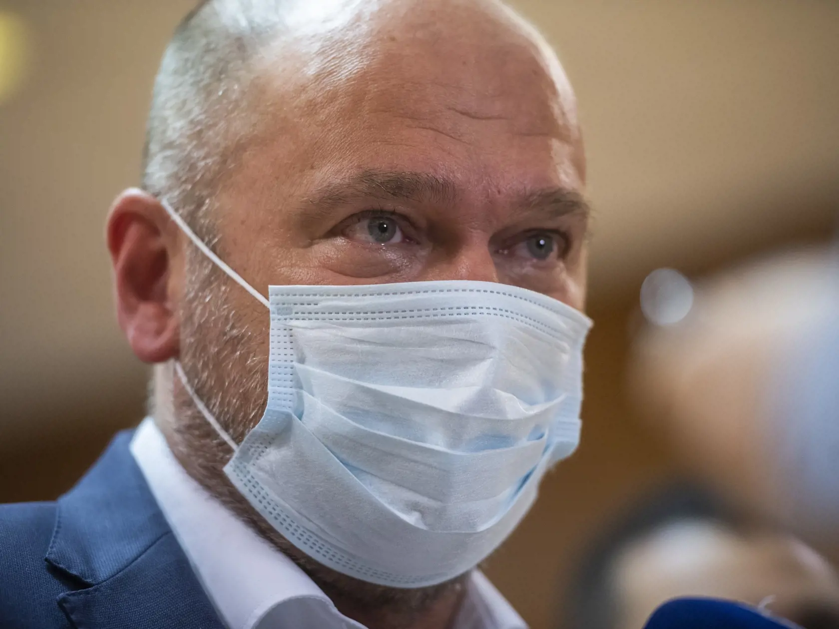 Richard Sulík (SaS) poskytuje rozhovor novinárom počas príchodu na rokovanie 54. schôdze vlády SR.