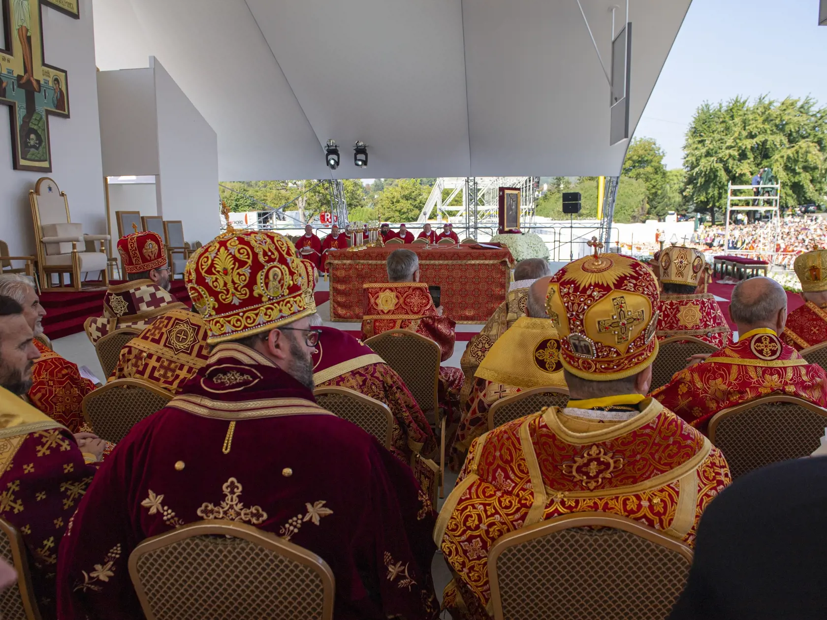 Na snímke Božská liturgia svätého Jána Zlatoústeho, ktorej predsedá Svätý Otec na priestranstve pred mestskou športovou halou - homília Svätého Otca v Prešove 14. septembra 2021. FOTO TASR