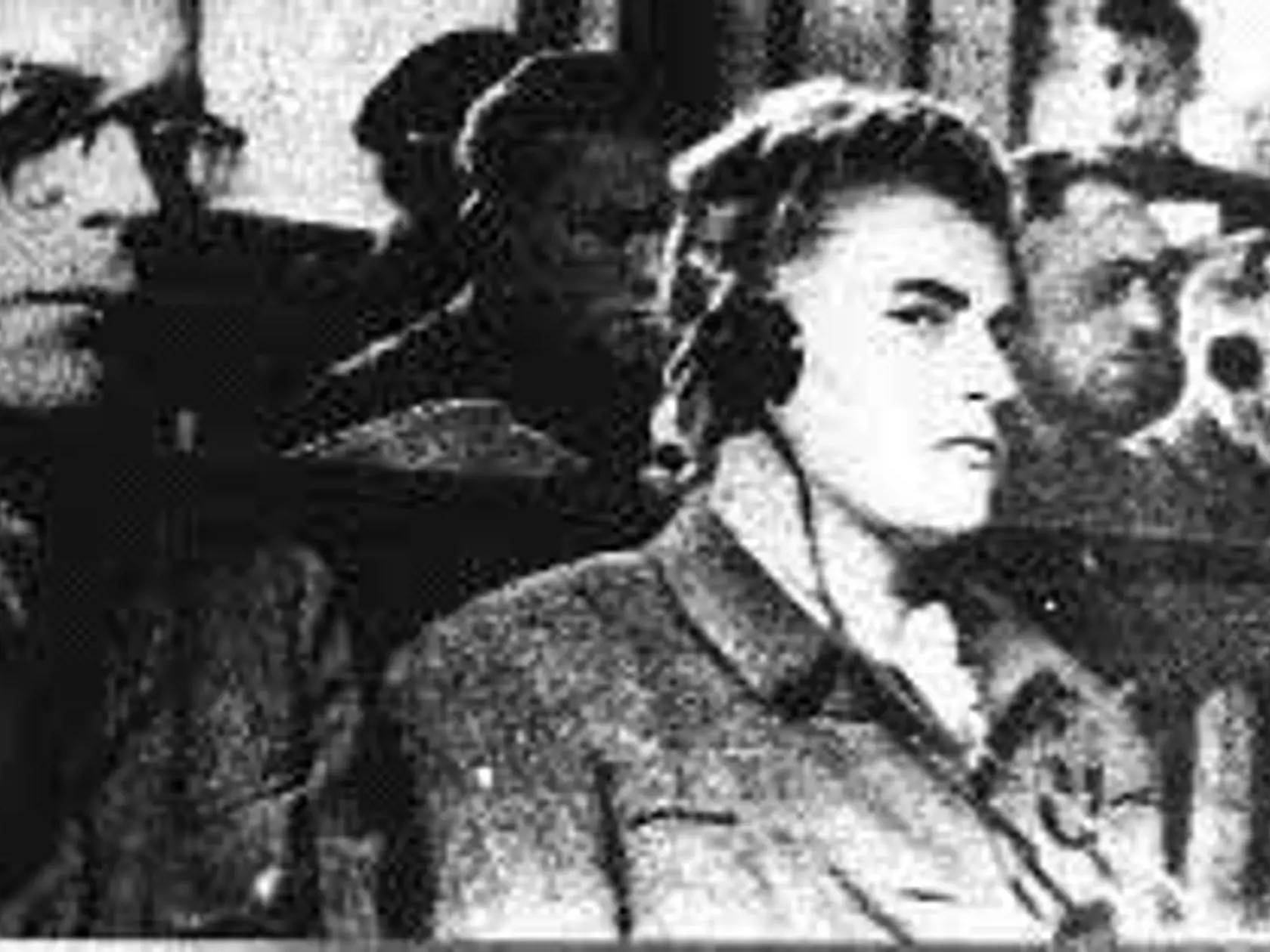 Pôvodom Rakúšanka Maria Mandl sa v roku 1938 presťahovala do Mníchova a začala sa predierať do vyšších radov nacistického režimu.