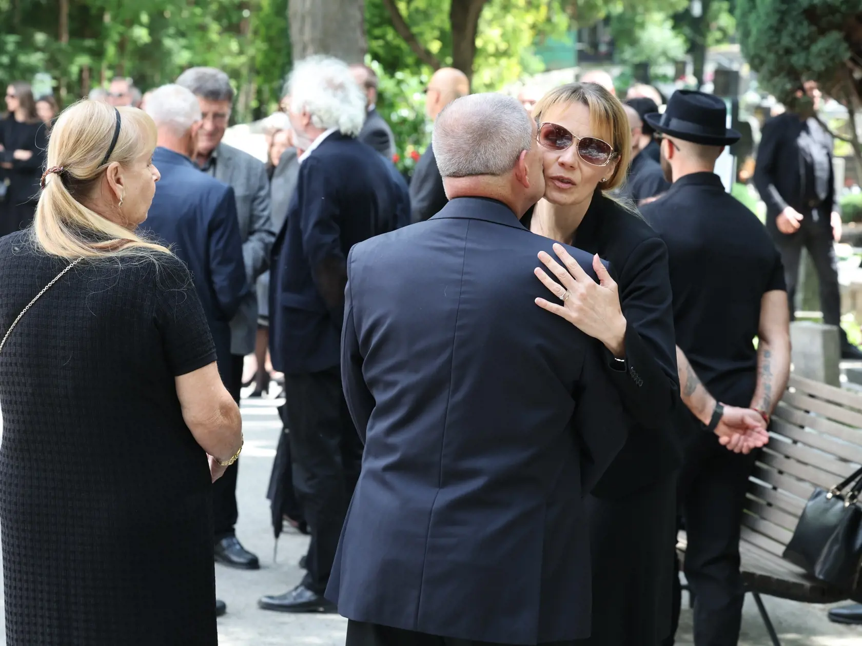 Pohreb Jozefa Majského v Slávičom údolí. Rozlúčiť sa prišli desiatky ľudí.