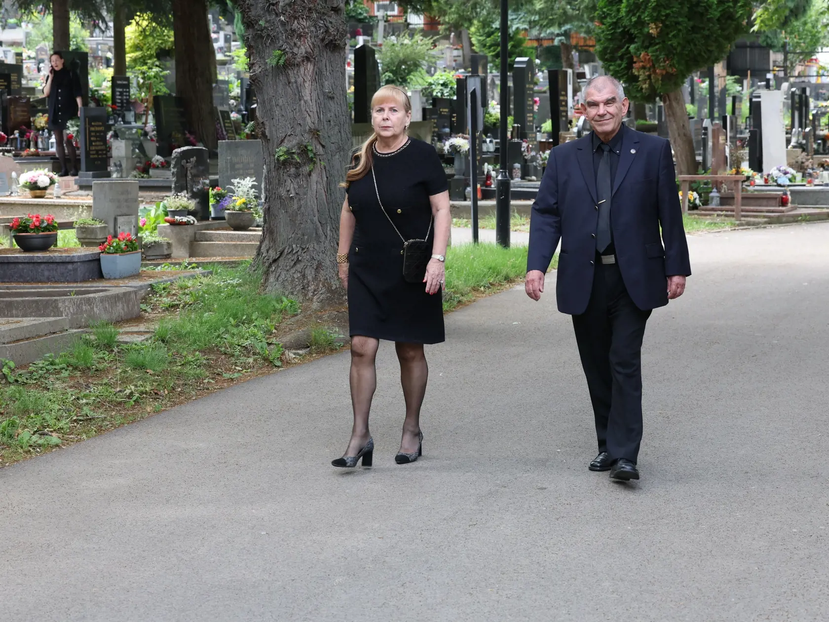 Pohreb Jozefa Majského v Slávičom údolí. Rozlúčiť sa prišli desiatky ľudí.