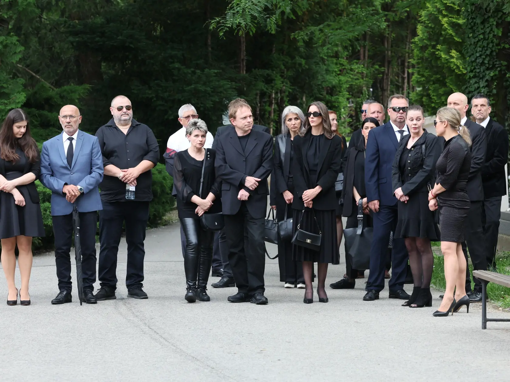 Pohreb Jozefa Majského v Slávičom údolí. Rozlúčiť sa prišli desiatky ľudí.