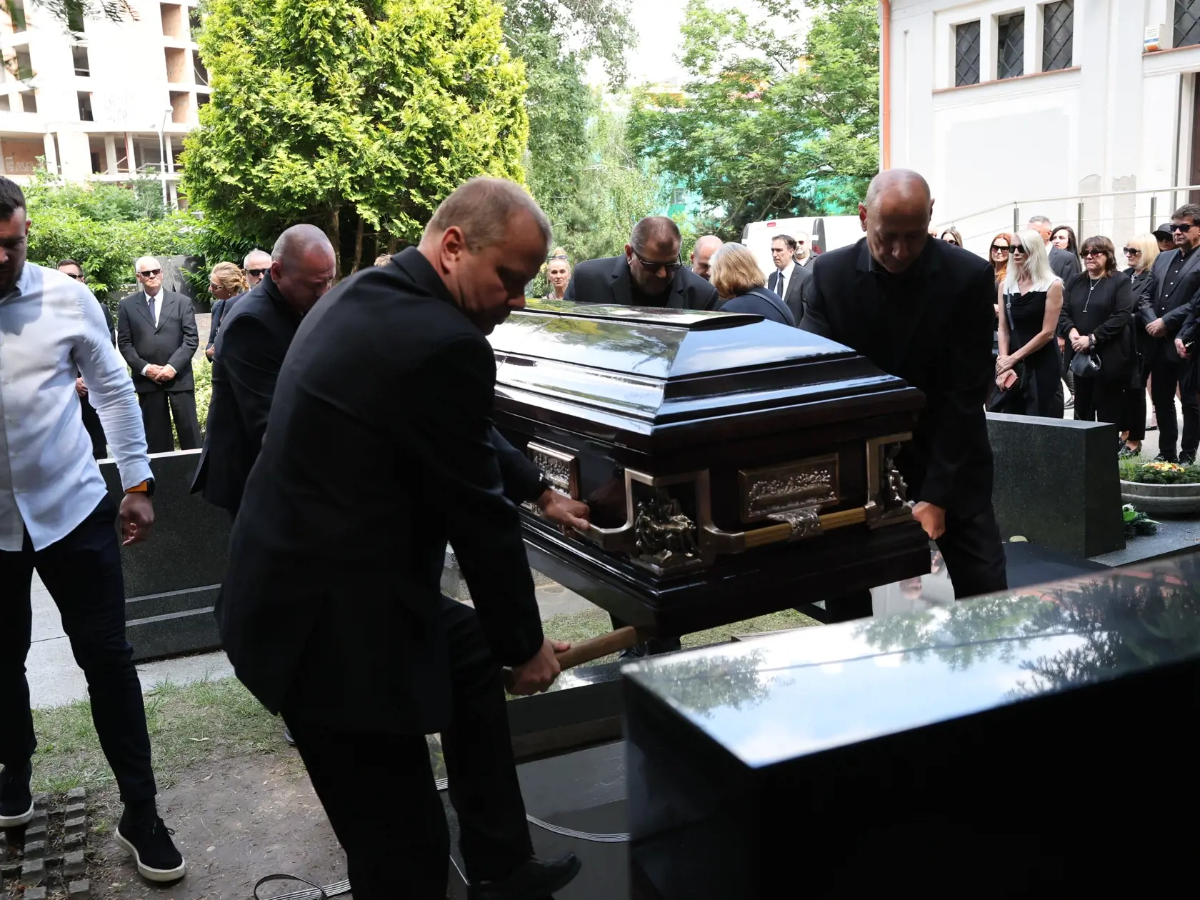 Smutné chvíle na pohrebe Jozefa Majského.