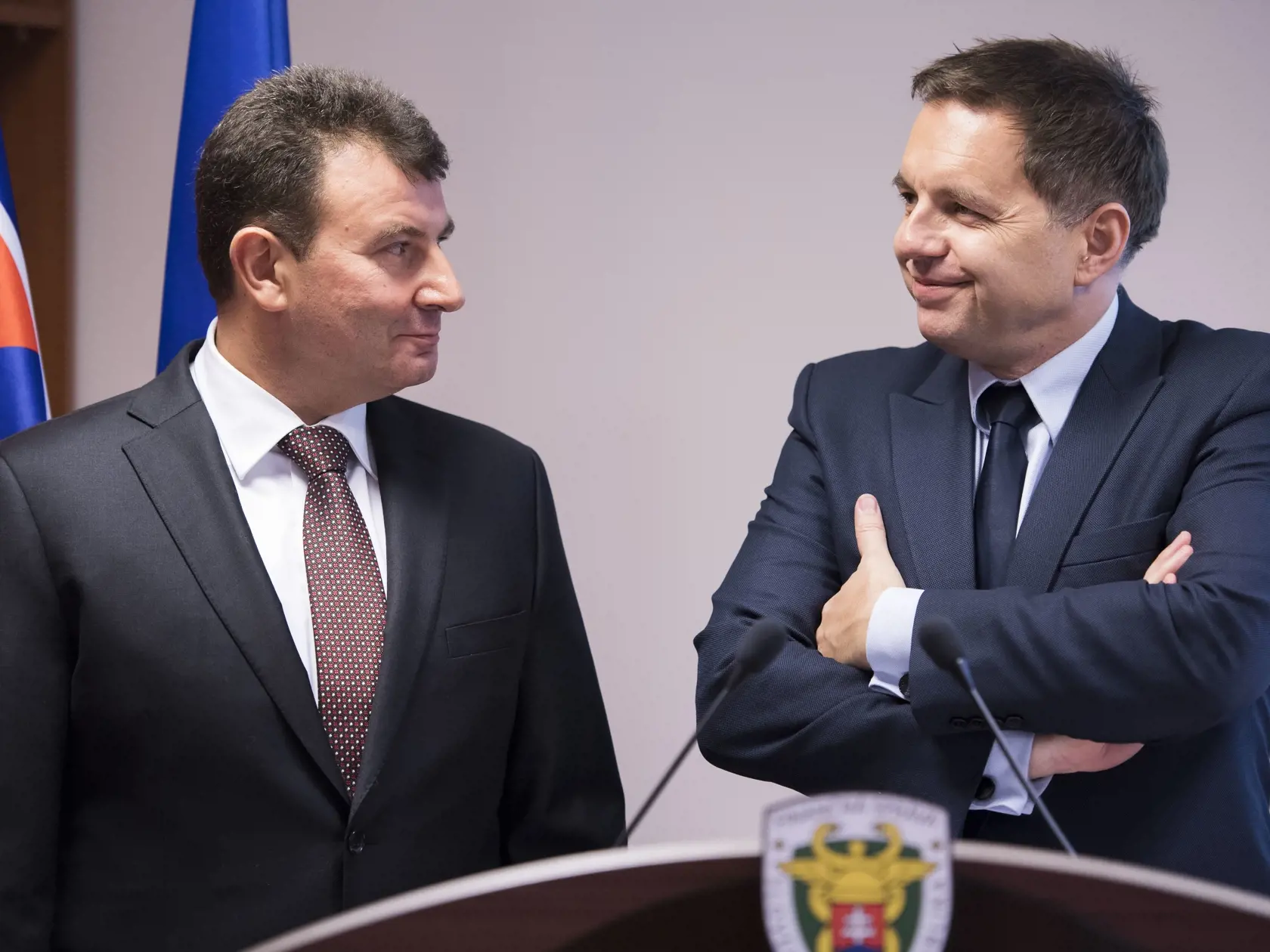 Bývalý minister financií SR Peter Kažimír (vpravo) a bývalý prezident finančnej správy František Imrecze.