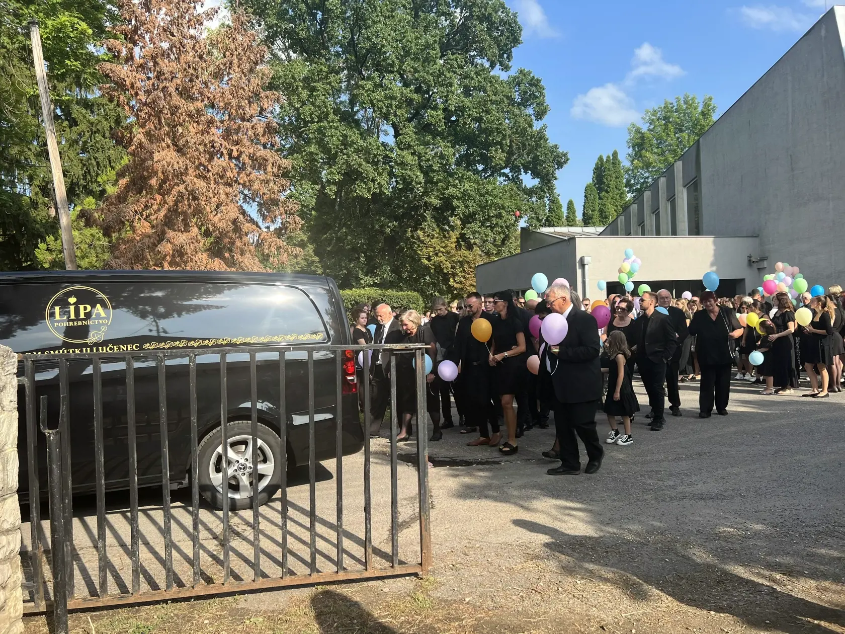 S Damianom sa rozlúčili v Dome smútku v Lučenci.