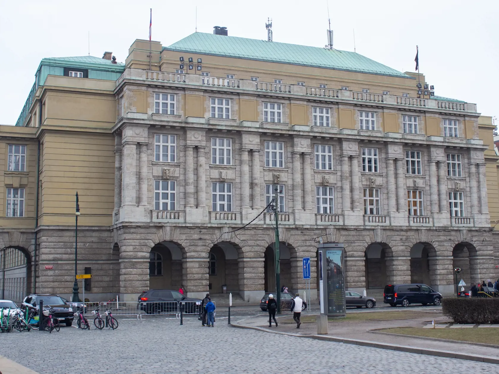 Na snímke hlavná budova Filozofickej fakulty Univerzity Karlovej na Námestí Jana Palacha v Prahe. Praha, 30. januára 2024.
