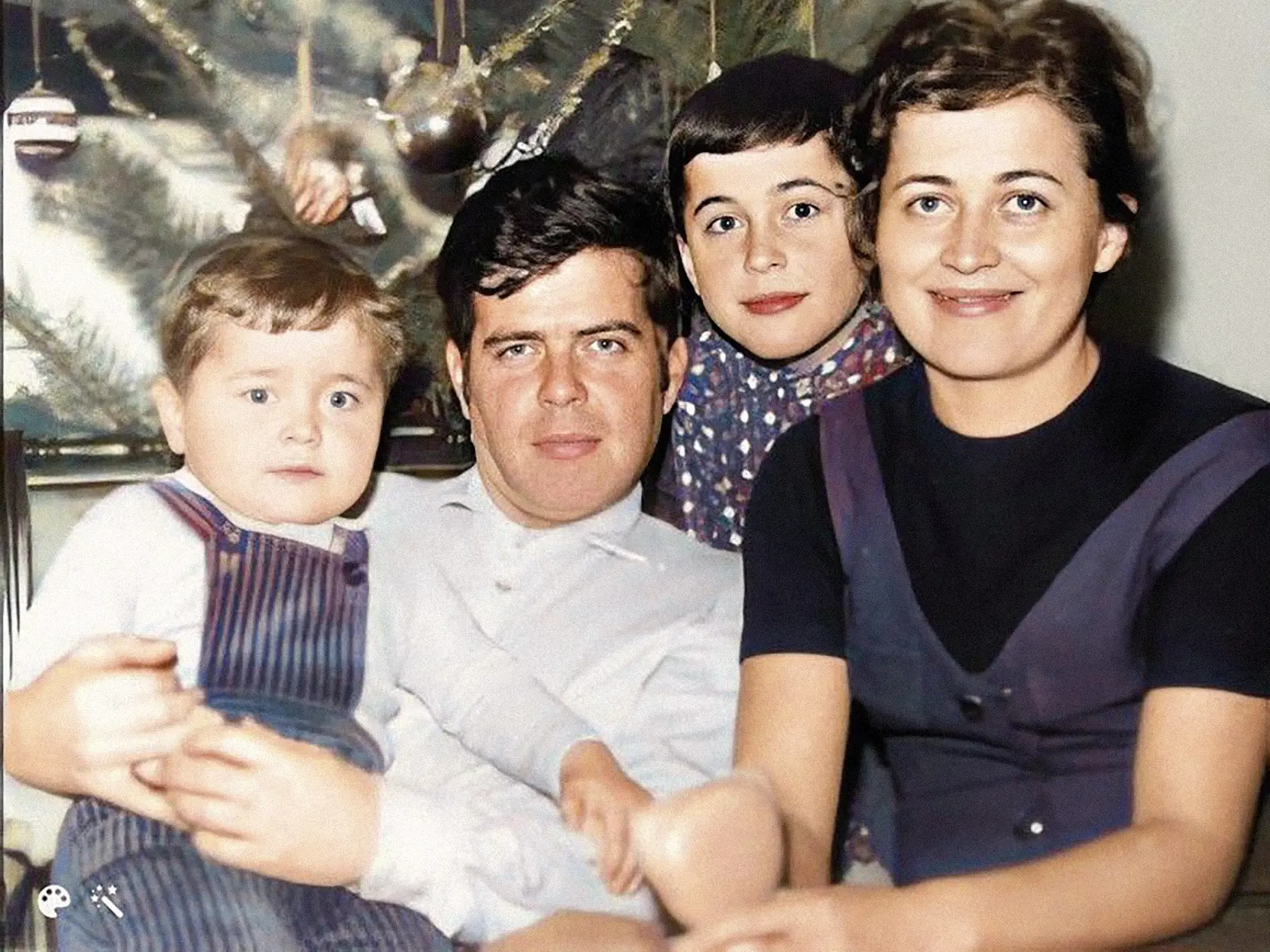 UŽ LEN SPOMIENKY
Takto vyzerali Vianoce Hlaváčkovcov, keď ešte boli synovia Ivo a Oldřich, zľava, malí.