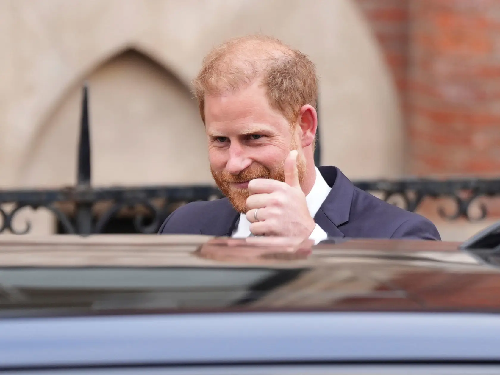 WA 18 Londýn - Britský princ Harry nastupuje do auta po súdnom pojednávaní pred Kráľovským súdnym dvorom v Londýne v utorok 8. apríla 2025. Ide o prípad rozhodnutia vlády, ktoré ho zbavilo práva na ochranu hradenú z verejných zdrojov. Vláda o tom rozhodla vo februári 2020 po tom, ako sa Harry vzdal kráľovských povinností, píše TASR podľa správy agentúry Reuters. Mladší syn britského kráľa Karola III. sa snaží zvrátiť rozhodnutie ministerstva vnútra, podľa ktorého počas pobytu v Británii nebude automaticky dostávať policajnú ochranu. Rozhodnutiu predchádzal spor medzi kráľovskou rodinou a Harrym s manželkou Meghan, ktorí sa vzdali kráľovských povinností a presťahovali sa do Kanady a následne do Spojených štátov. FOTO TASR/AP 


Prince Harry leaves the Royal Courts of Justice, central London, Tuesday, April 8, 2025, following the start of his appeal against a High Court ruling on his legal claim against the Home Office. (Ben Whitley/PA via AP)
