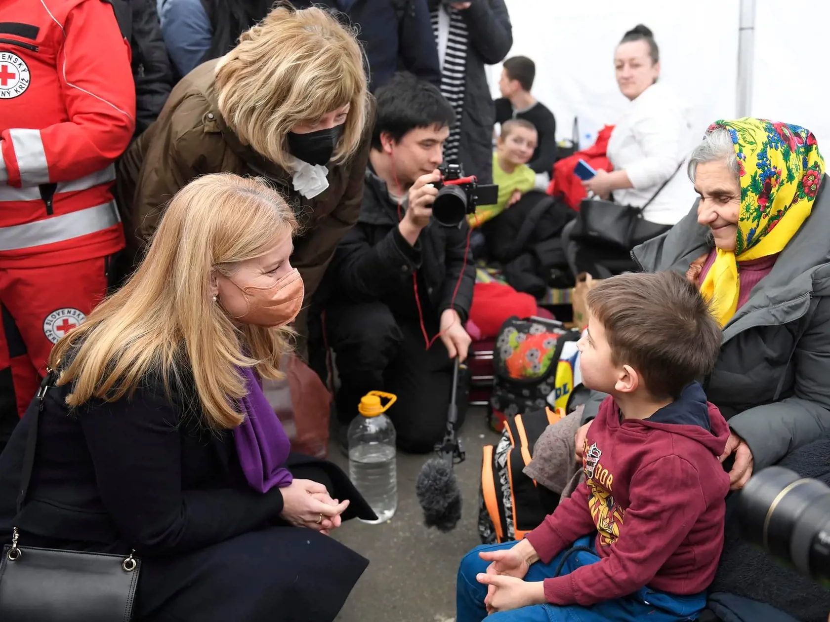 Dva plné kamióny materiálnej pomoci so sebou priniesla aj prezidentka Zuzana Čaputová.