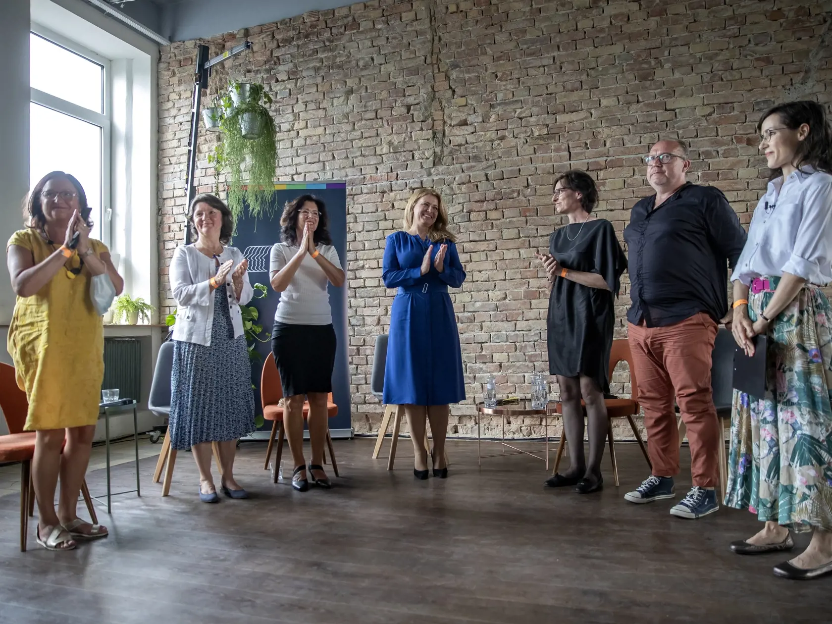 Prezidentka Slovenskej republiky Zuzana Čaputová prijala pozvanie do diskusie o LGBT komunite, ktorá sa konala v priestoroch Novej cvernovky v Bratislave.