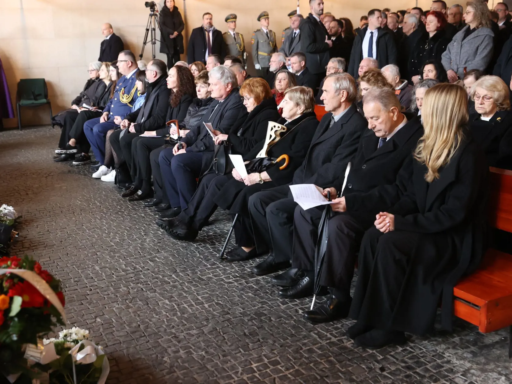 Pohrebu Dušana Čaploviča sa zúčastnilo množstvo politikov a rodinných známych.