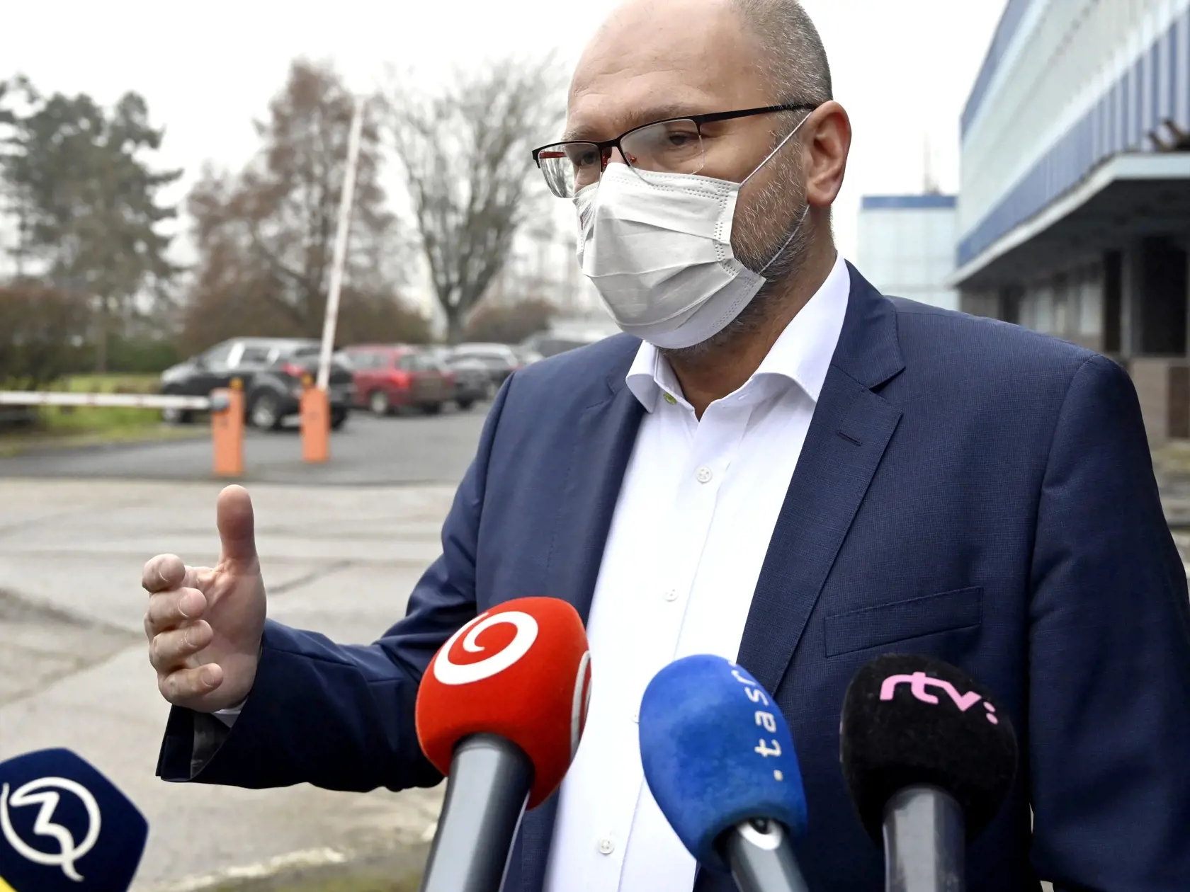 V piatok 11. decembra 2020 navštívil elektrárne Vojany (EVO) minister hospodárstva SR a prvý podpredseda vlády pre ekonomiku SR Richard Sulík. Na snímke minister hospodárstva SR Richard Sulík počas brífingu s novinármi v obci Vojany, okres Michalovce. FOTO TASR - Roman Hanc