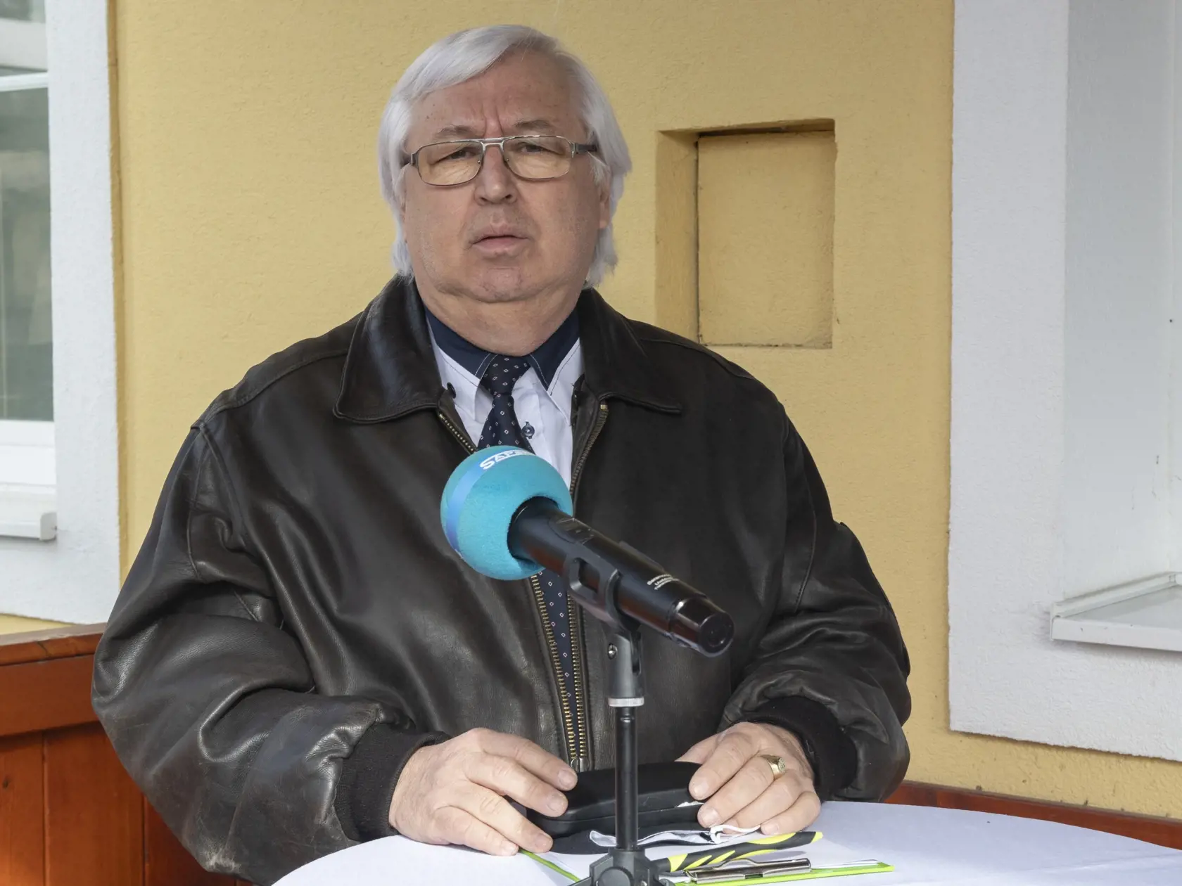 Na snímke predseda Slovenskej asociácie pohrebných a kremačných služieb Ladislav Stríž pred tlačovou konferenciou na tému Preťaženosť a hrozba zatvárania krematórií v Bratislave.