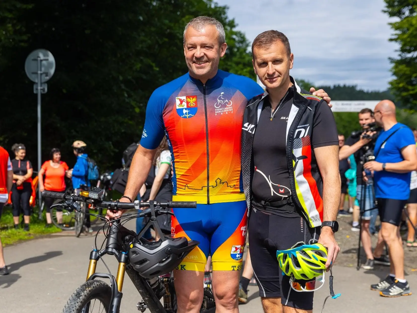Viacerí slovenskí ústavní činitelia milujú jazdu na bicykli. Jednoznačne najväčšou vášňou je však pre generálneho prokurátora Maroša Žilinku.