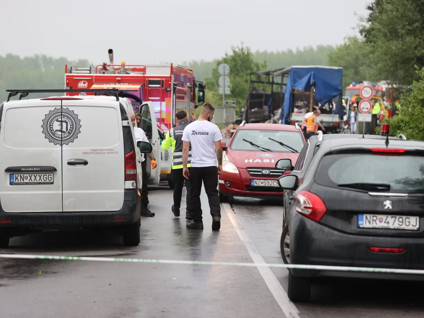 Zábery z miesta tragickej nehody.