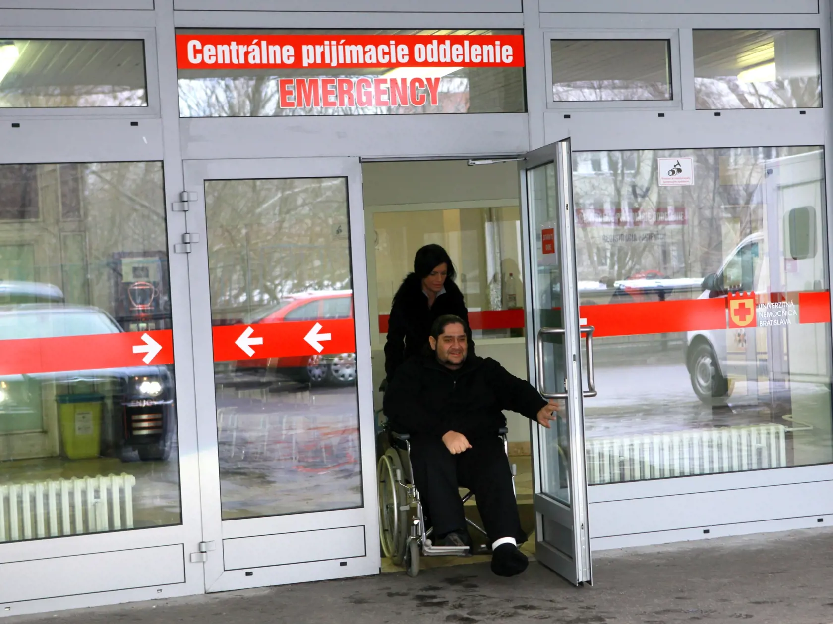 pohotovost
Ruzinovska nemocnica
centralny prijem Ruzinov
vozik
zlomena noha