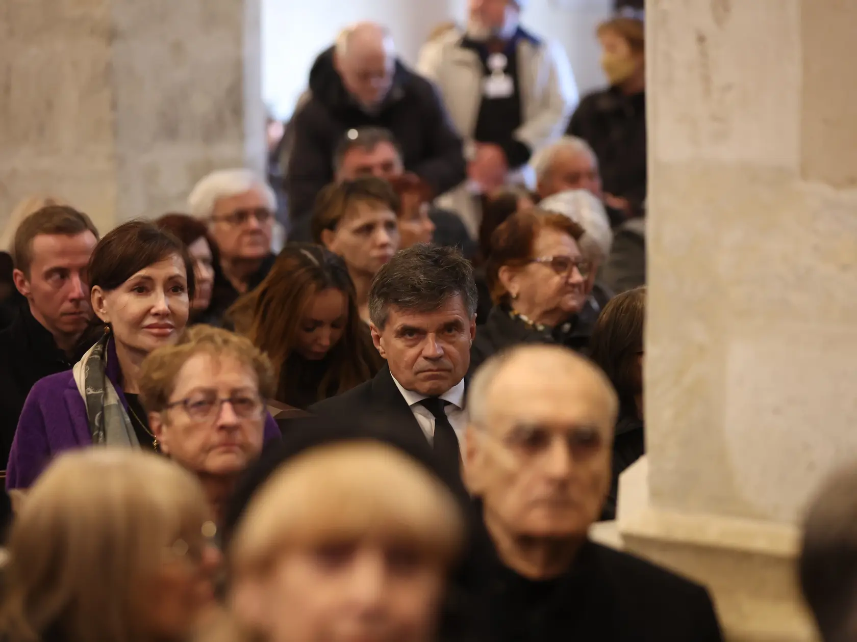 Posledná rozlúčka s hercom Štefanom Kvietikom († 90) v Katedrále sv. Martina v Bratislave.