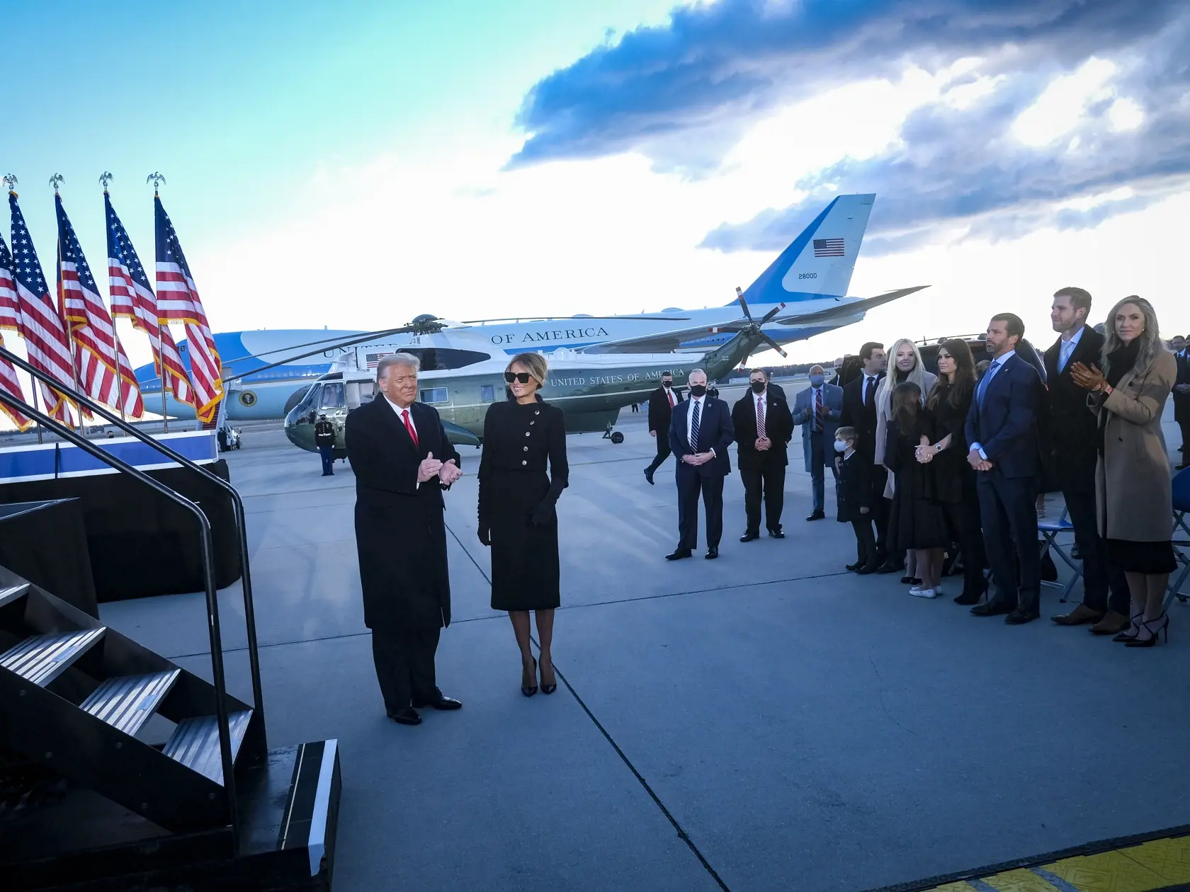Donald a Melania Trumpovci sa lúčia s Bielym domom.