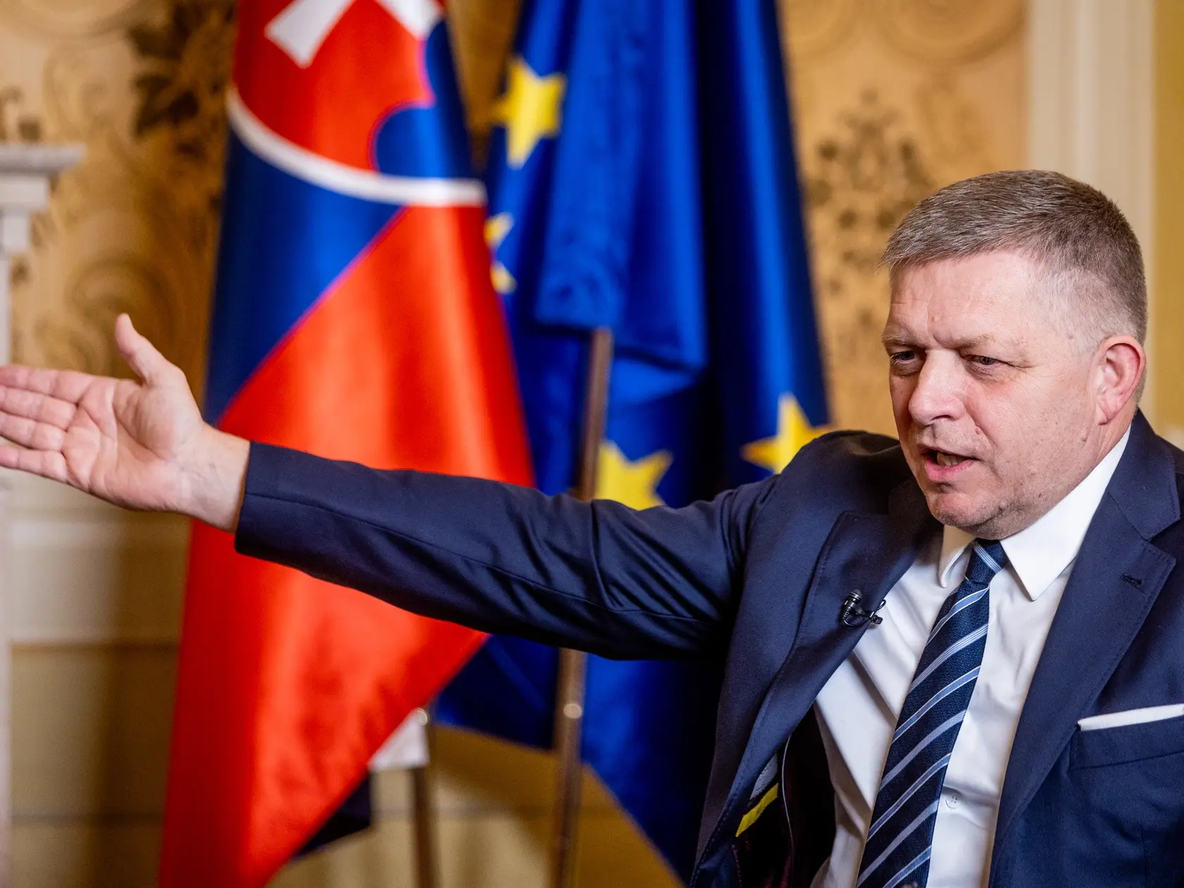 Diskusná relácia "Karty na stôl", ktorej hosťom bol Robert Fico.