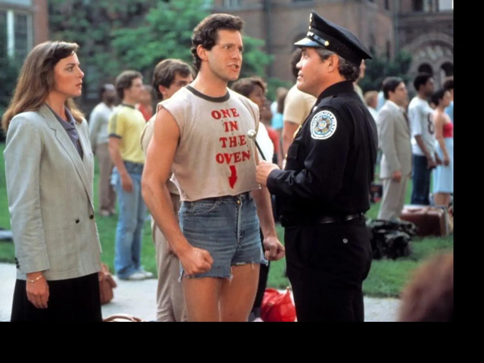 Herec Steve Guttenberg, ktorý sa medzi fanúšikmi preslávil aj vďaka úlohe poručíka Mahoneyho v legendárnom seriáli Policajná akadémia, prežíva náročné chvíle v súkromnom živote. Po šiestich rokoch manželstva sa rozvádza.