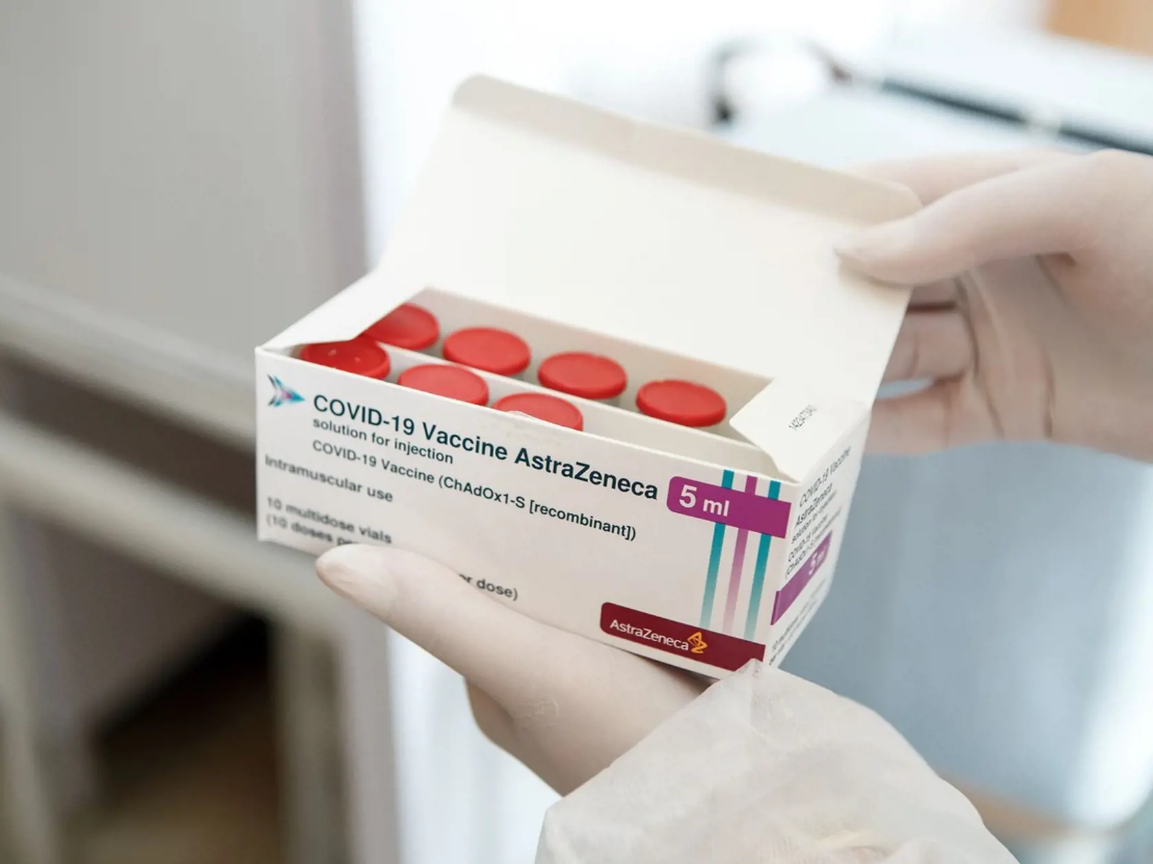 Ukrajina je na pokraji svojej najsmrtiacejšej vlny pandémie koronavírusu, varovali v piatok domáci odborníci na medicínu. Môže za to slabá zaočkovanosť.
