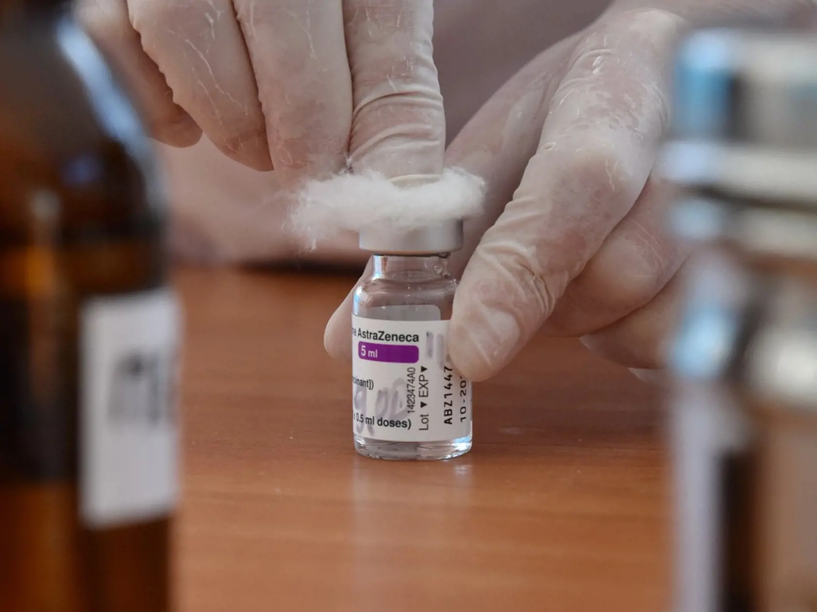Ukrajina je na pokraji svojej najsmrtiacejšej vlny pandémie koronavírusu, varovali v piatok domáci odborníci na medicínu. Môže za to slabá zaočkovanosť.