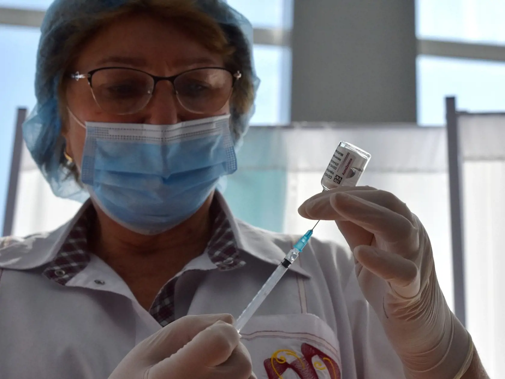 Ukrajina je na pokraji svojej najsmrtiacejšej vlny pandémie koronavírusu, varovali v piatok domáci odborníci na medicínu. Môže za to slabá zaočkovanosť.