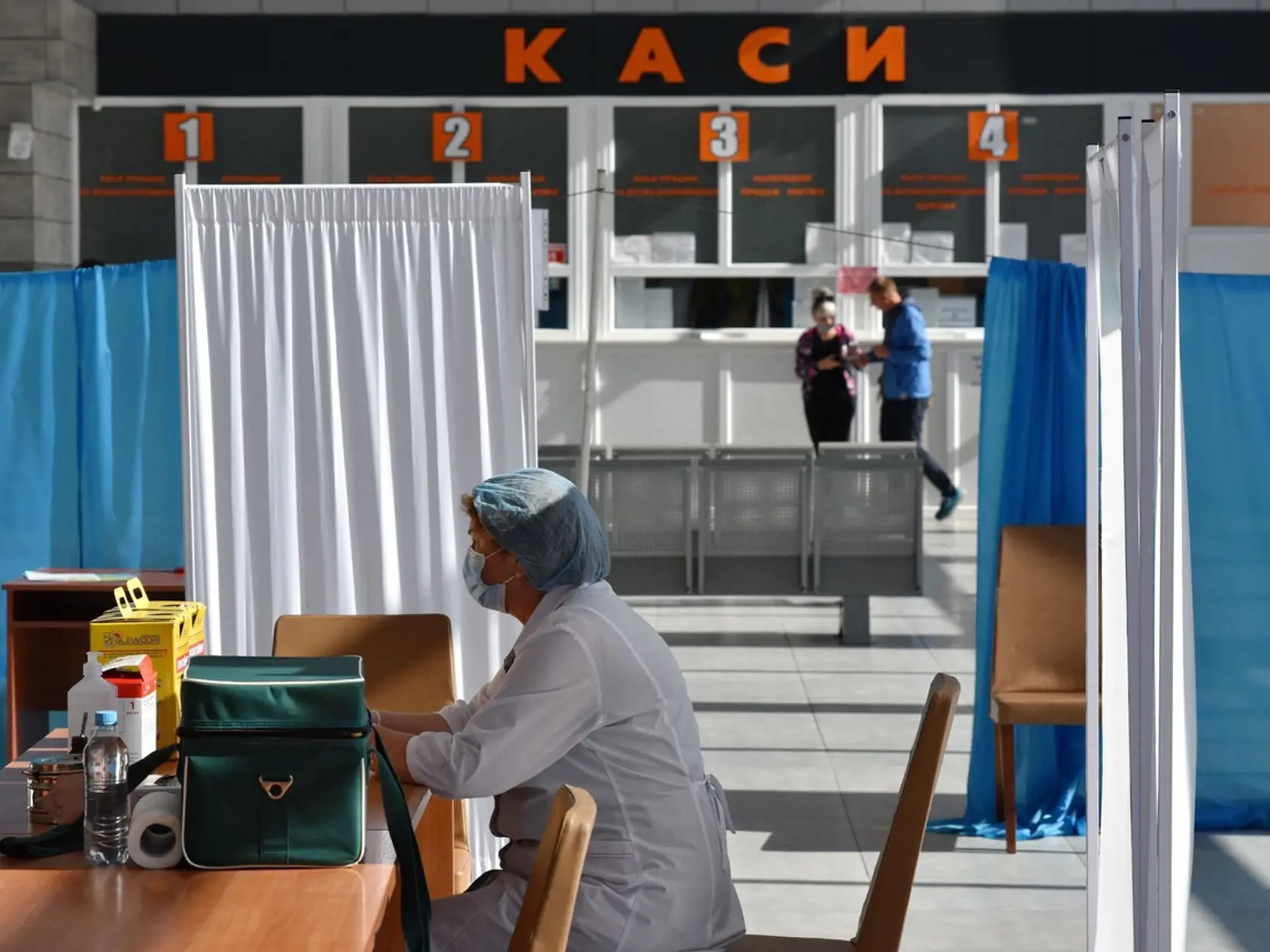 Ukrajina je na pokraji svojej najsmrtiacejšej vlny pandémie koronavírusu, varovali v piatok domáci odborníci na medicínu. Môže za to slabá zaočkovanosť.