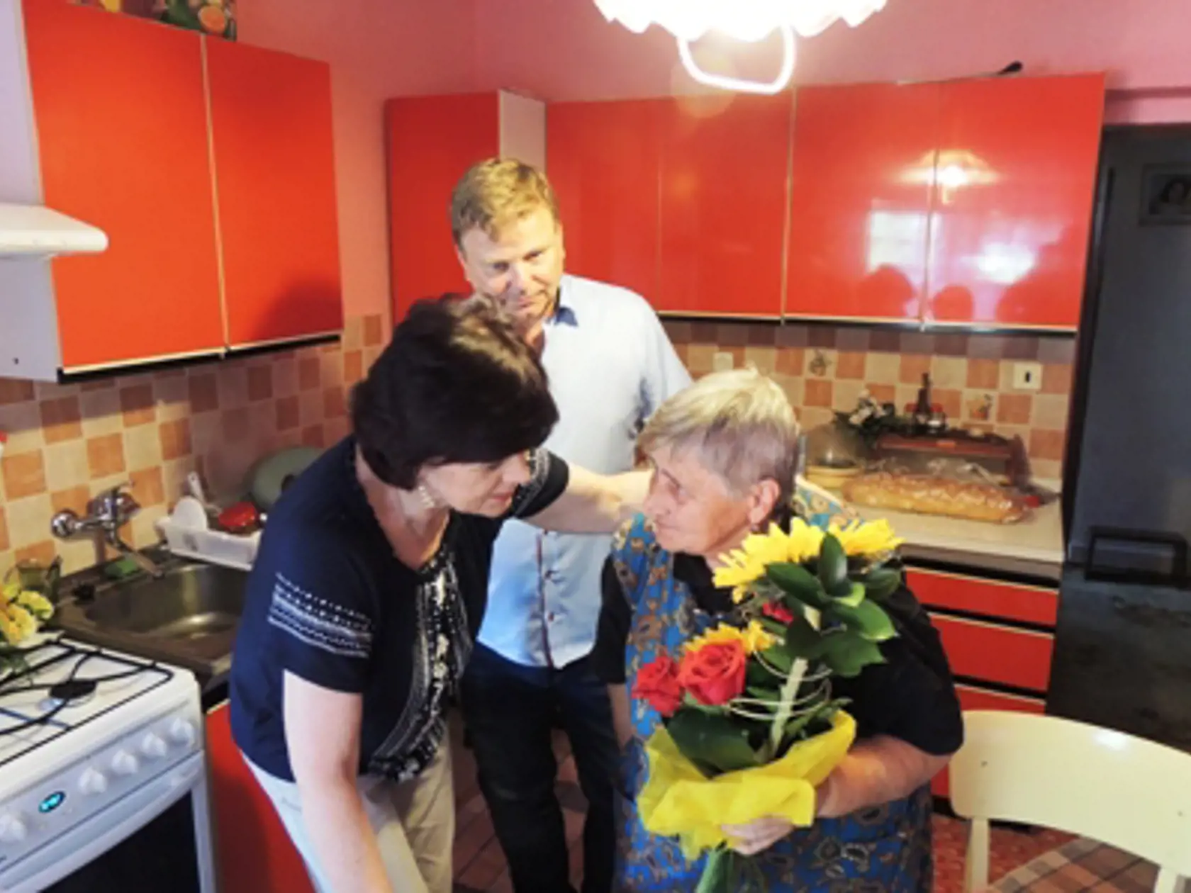 Organizátori memoriálu, ktorý nesie meno nebohého školáka, prišli pozdraviť pani Michalkovú, keďže zdravie jej už nedovoľuje vychádzať z domu.