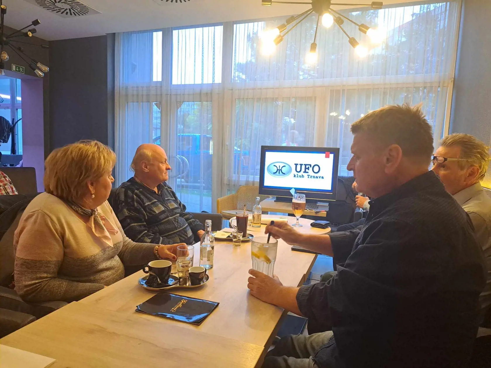 Pravidelná beseda UFO klubu Trnava.
