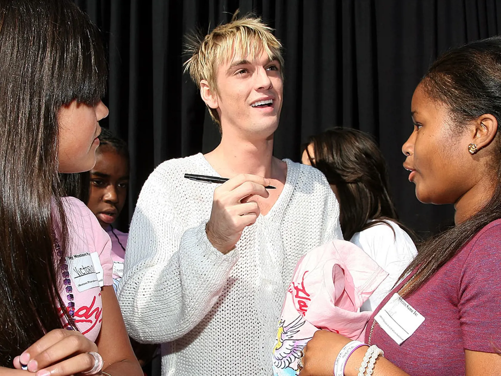 SANTA MONICA, CA - NOVEMBER 22:  Dancer and Singer Aaron Carter arrives at the 11th Annual Day of The Child Event on November 22, 2009 in Santa Monica, California.  (Photo by Valerie Macon/Getty Images)