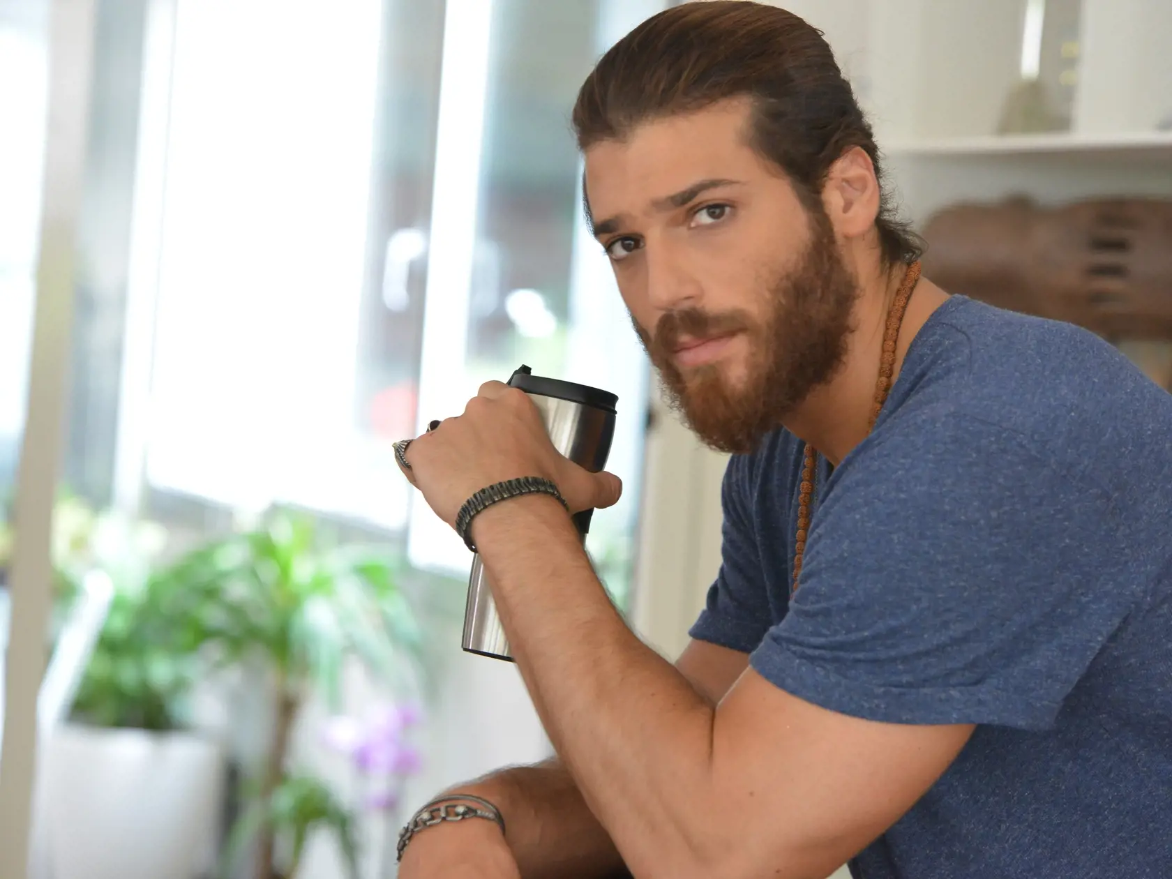 Can Yaman zo seriálu S hlavou v oblakoch
