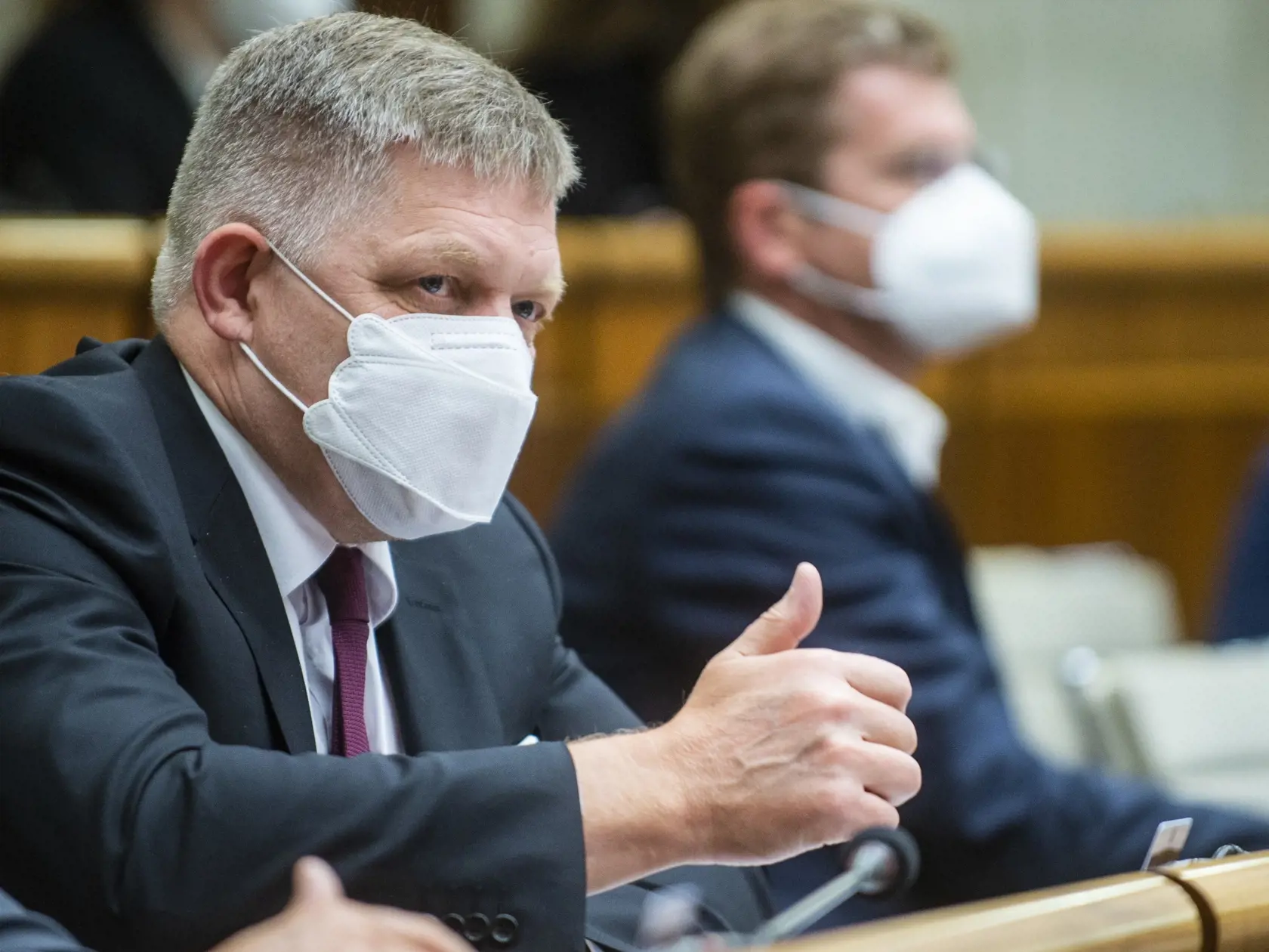 Pokiaľ sa bude Hlas viac orientovať na spoluprácu s liberálnymi stranami, ako je to dnes zrejmé, zabudnime na to, že Slovensko môže mať po voľbách silnú a stabilnú sociálno-demokratickú vládu," uviedol v stanovisku Fico.