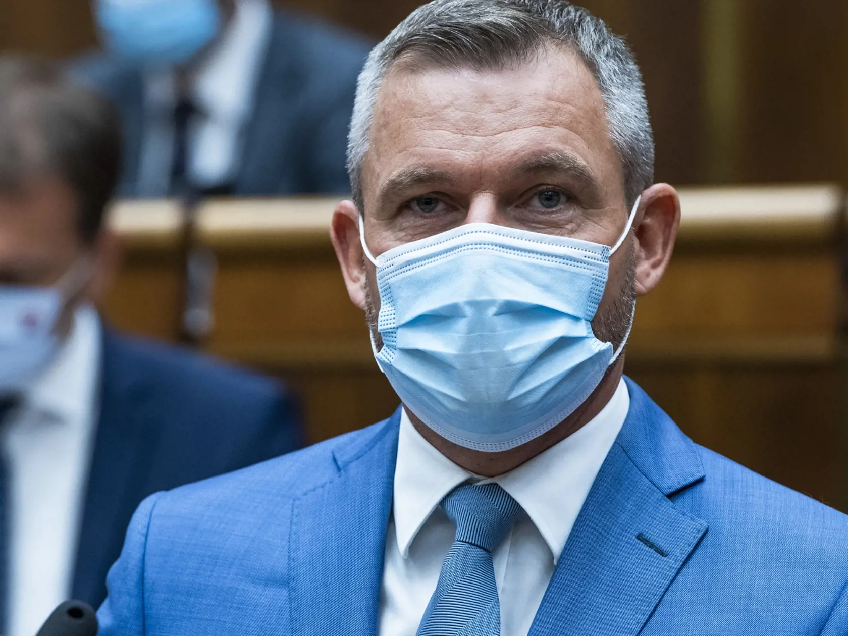 "Je našou spoločnou povinnosťou okamžite začať rokovania o forme predvolebnej a povolebnej spolupráce, ktorá zabezpečí, že prirodzený blok Smeru a Hlasu, či už ako jedna strana, alebo dvojkoalícia, bude mať schopnosť dosiahnuť výsledok na úrovni 35 až 40 percent, čo je úplne reálne," tvrdí Fico.