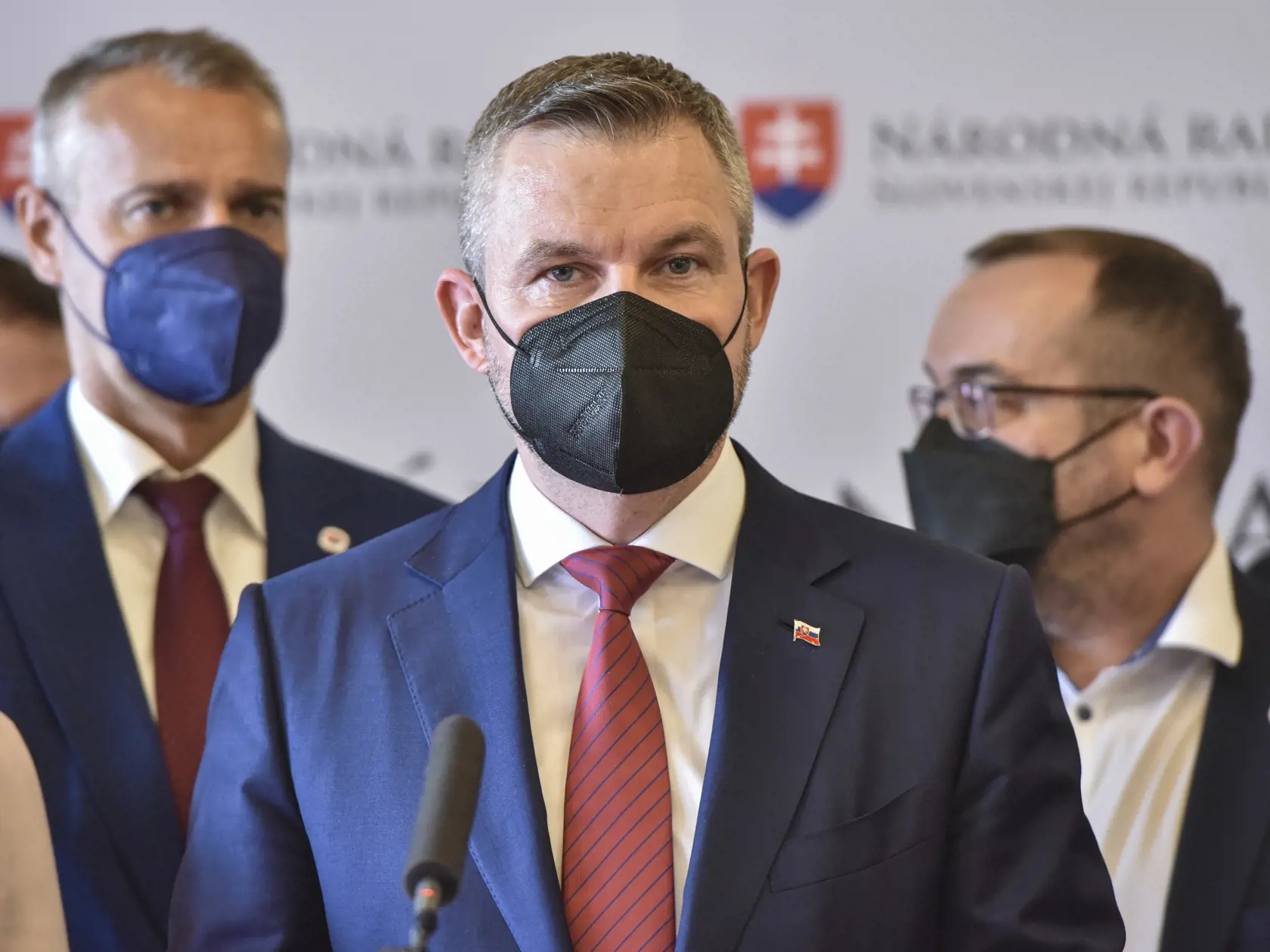 Šéf Smeru-SD si myslí, že krajina smeruje k predčasným voľbám.