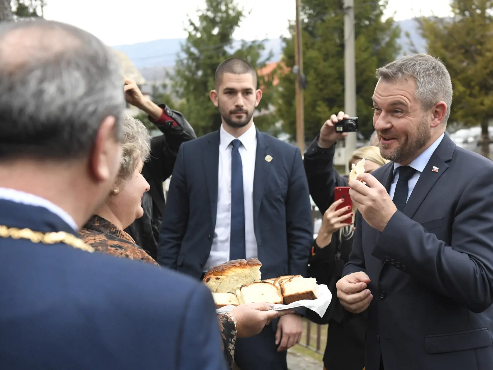 Fico vyzval politikov Hlasu na okamžité otvorenie takýchto rozhovorov, "pretože to je nielen logické a prirodzené, ale sa to od nás aj očakáva"