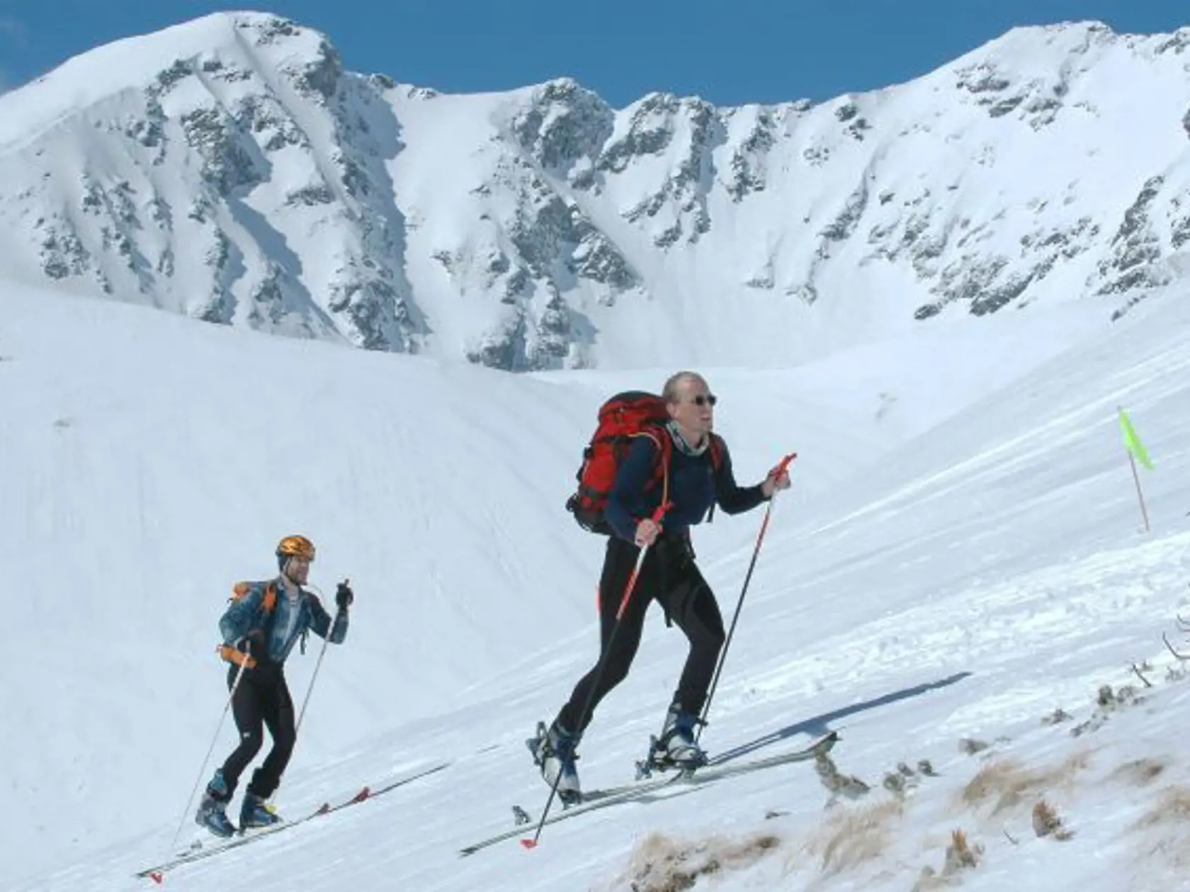 Na snímke výstup skialpinistov do Žiarského sedla. Žiarska dolina - Záp. Tatry 21.3.2005.