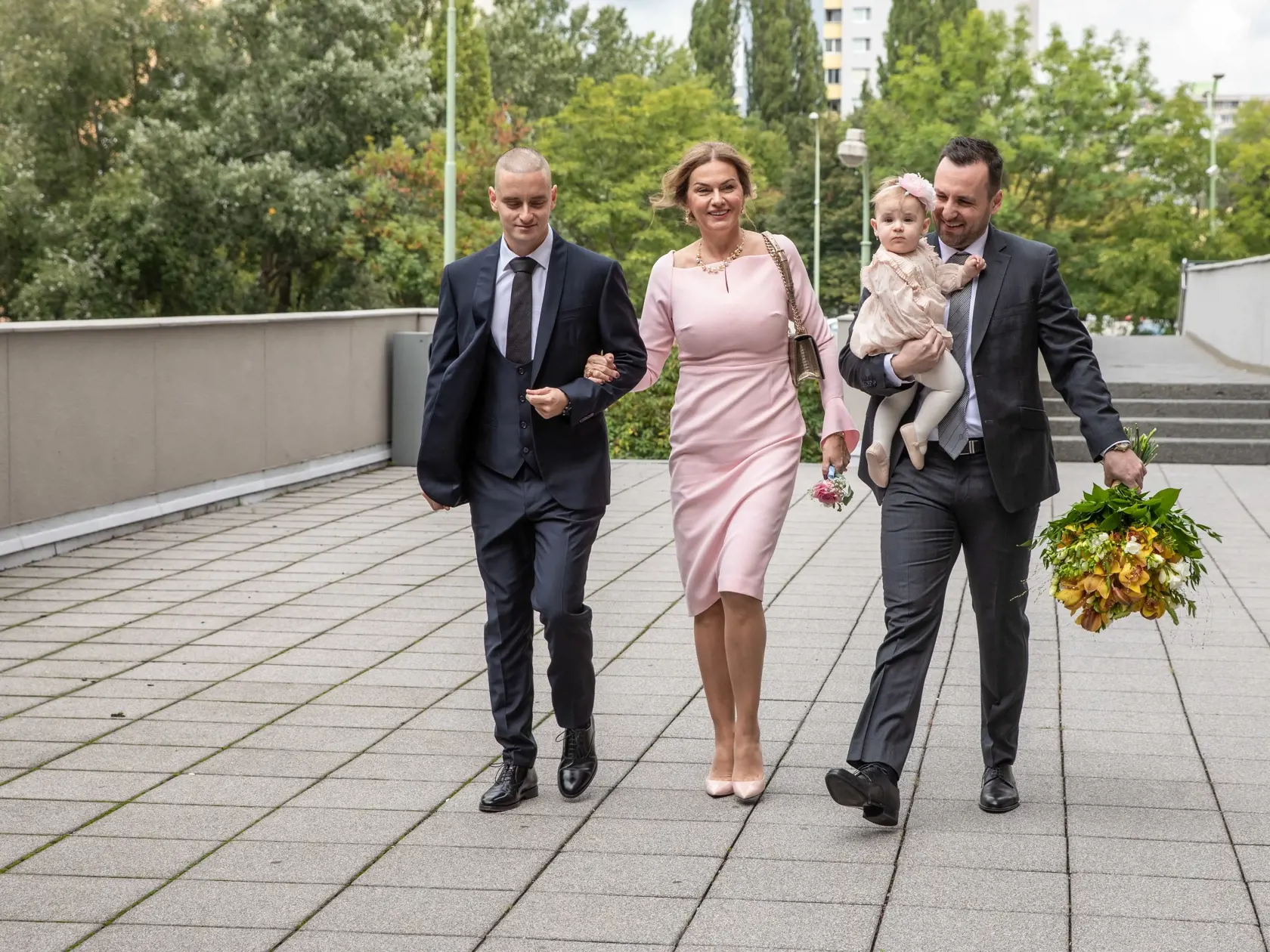 V petržalskom Technopole v sobotu 18.9.2021 uzavreli manželstvo syn Moniky Beňovej Martin a jeho nevesta Grétka. 