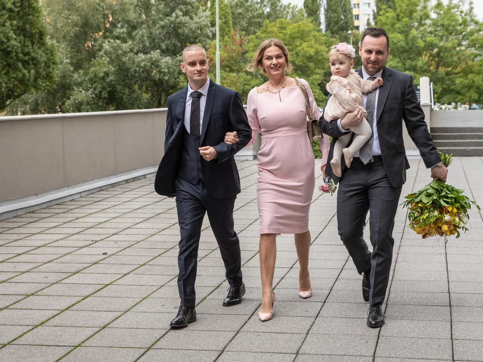 V petržalskom Technopole v sobotu 18.9.2021 uzavreli manželstvo syn Moniky Beňovej Martin a jeho nevesta Grétka. 