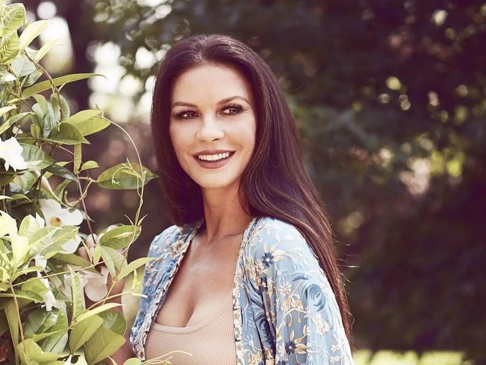 Catherine Zeta-Jones vyzerá aj po 50-ke famózne.