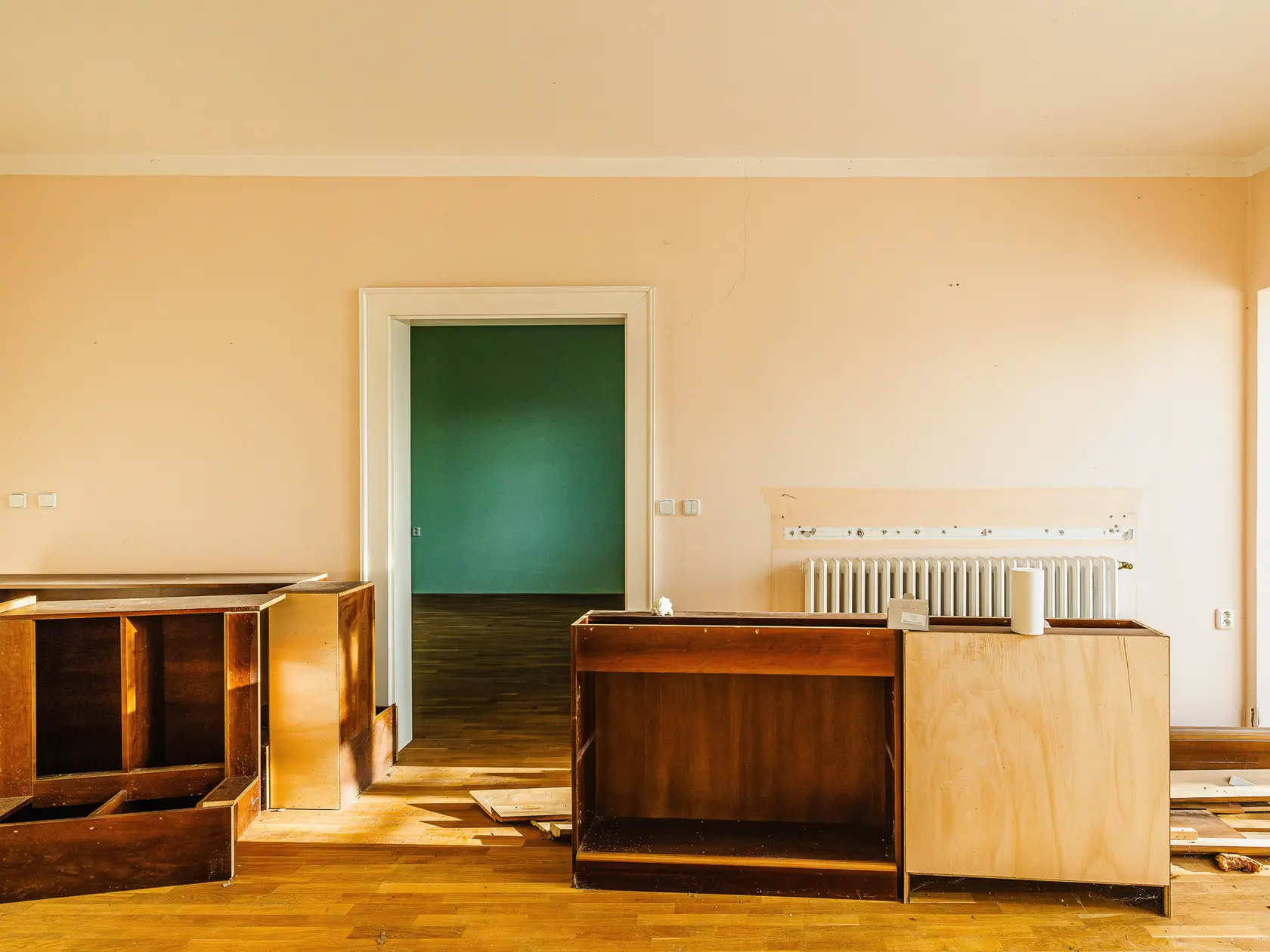Prezidentská vila na Slavíne je vo veľmi zlom stave. Do roku 2004 v nej býval Rudolf Schuster. Po výbuchu kotla sa z nej odsťahoval a nikto ďalší v nej už nebýval.