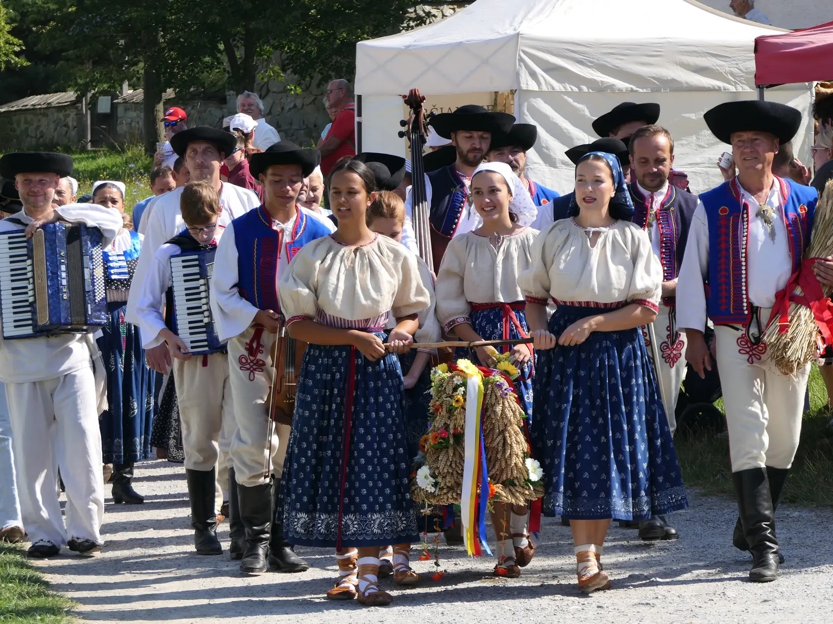 Na snímke folklórna skupina Lubená z Poluvsia počas podujatia Dožinky v Múzeu slovenskej dediny v Martine 20. augusta 2023. FOTO TASR - Erika Ďurčová