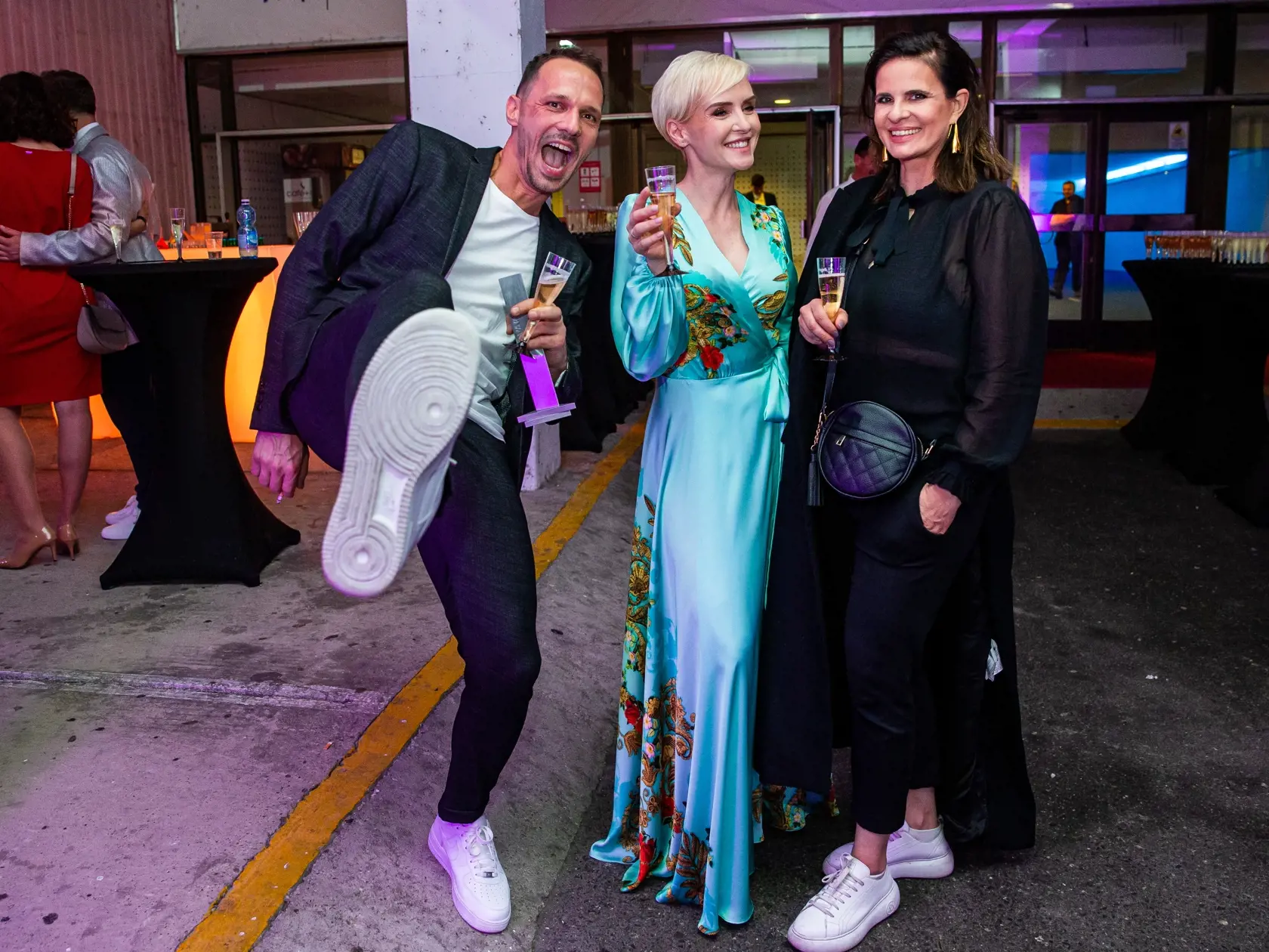 Galavečer Social Awards Slovakia "SOWA" v Bratislave. Na snímke Martin "Pyco" Rausch, Kveta Horváthová a Zuzana Fialová