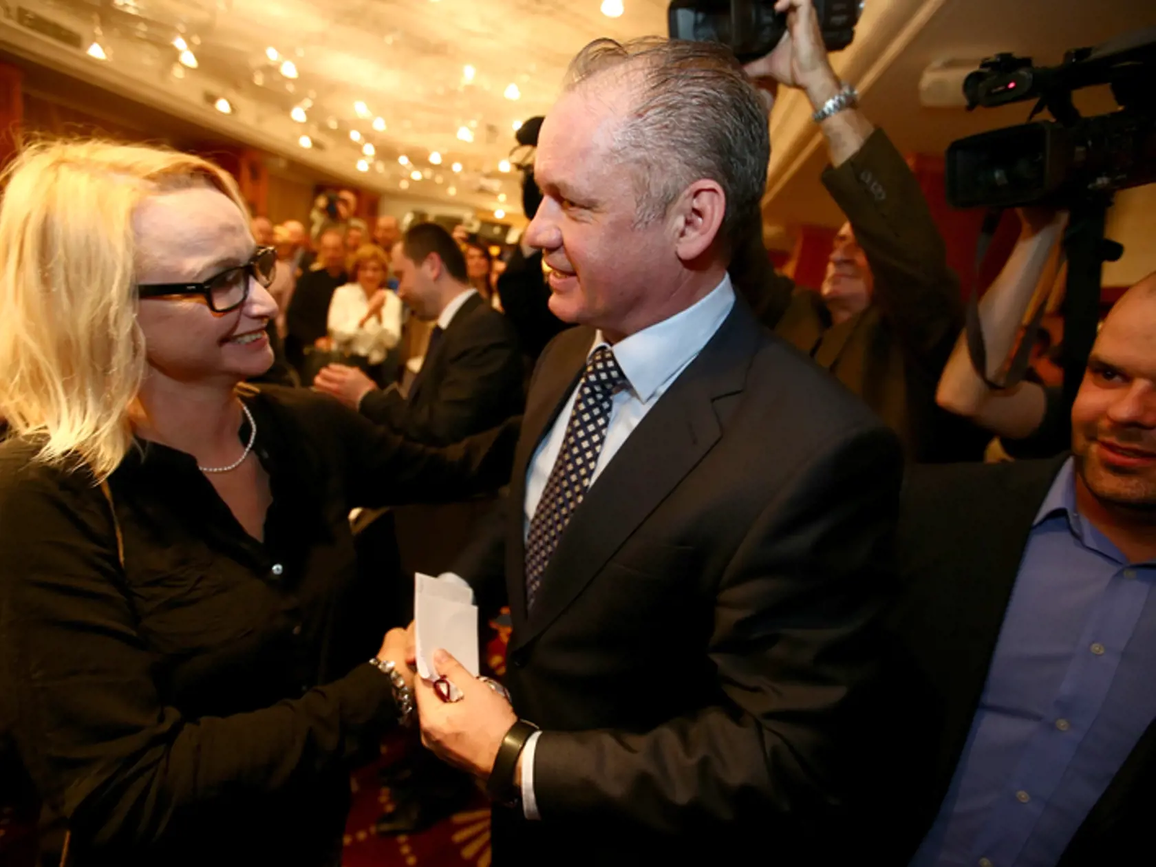 Druhé kolo prezidentských volieb 2014: Andrejovi Kiskovi držala palce aj herečka Anna Šišková.
