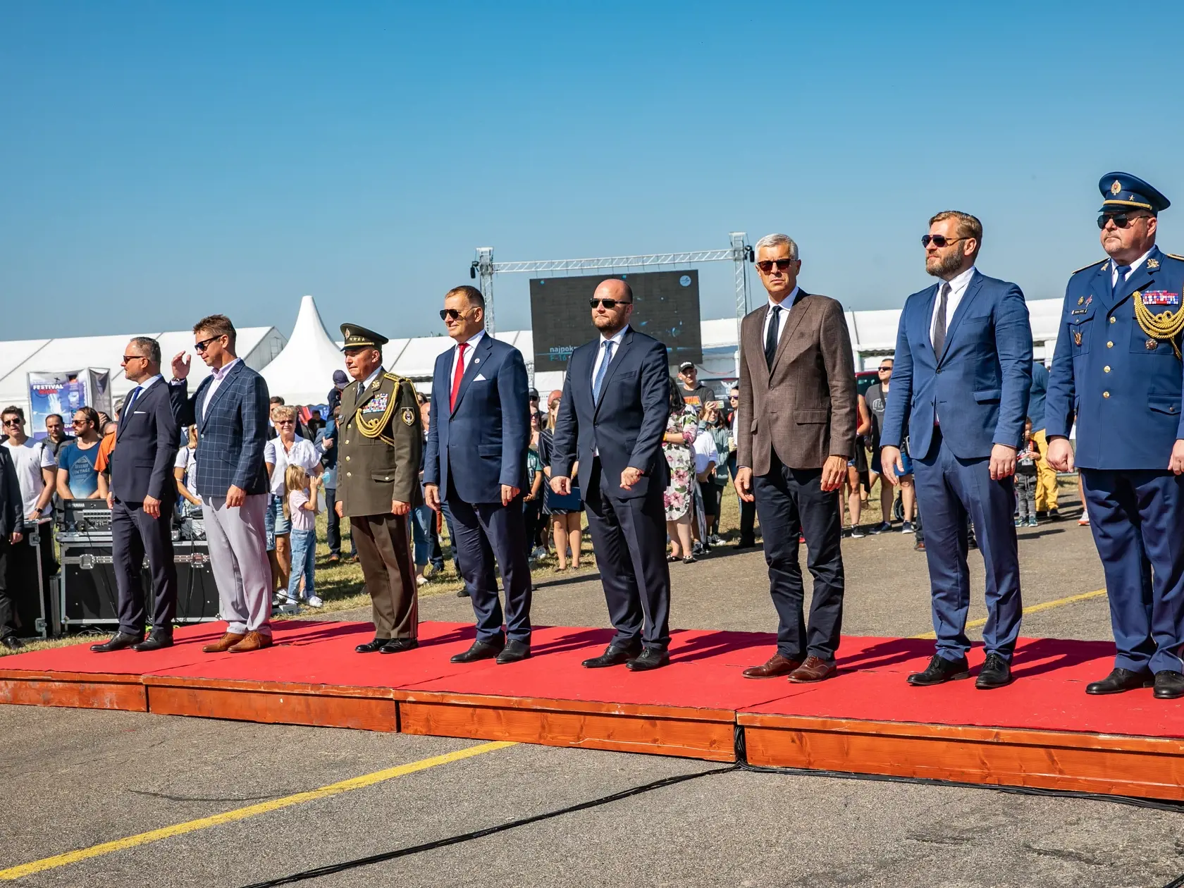 Medzinárodné letecké dni SIAF 2021 v Kuchyni. Na fotke Boris Kollár a Jaroslav Naď.