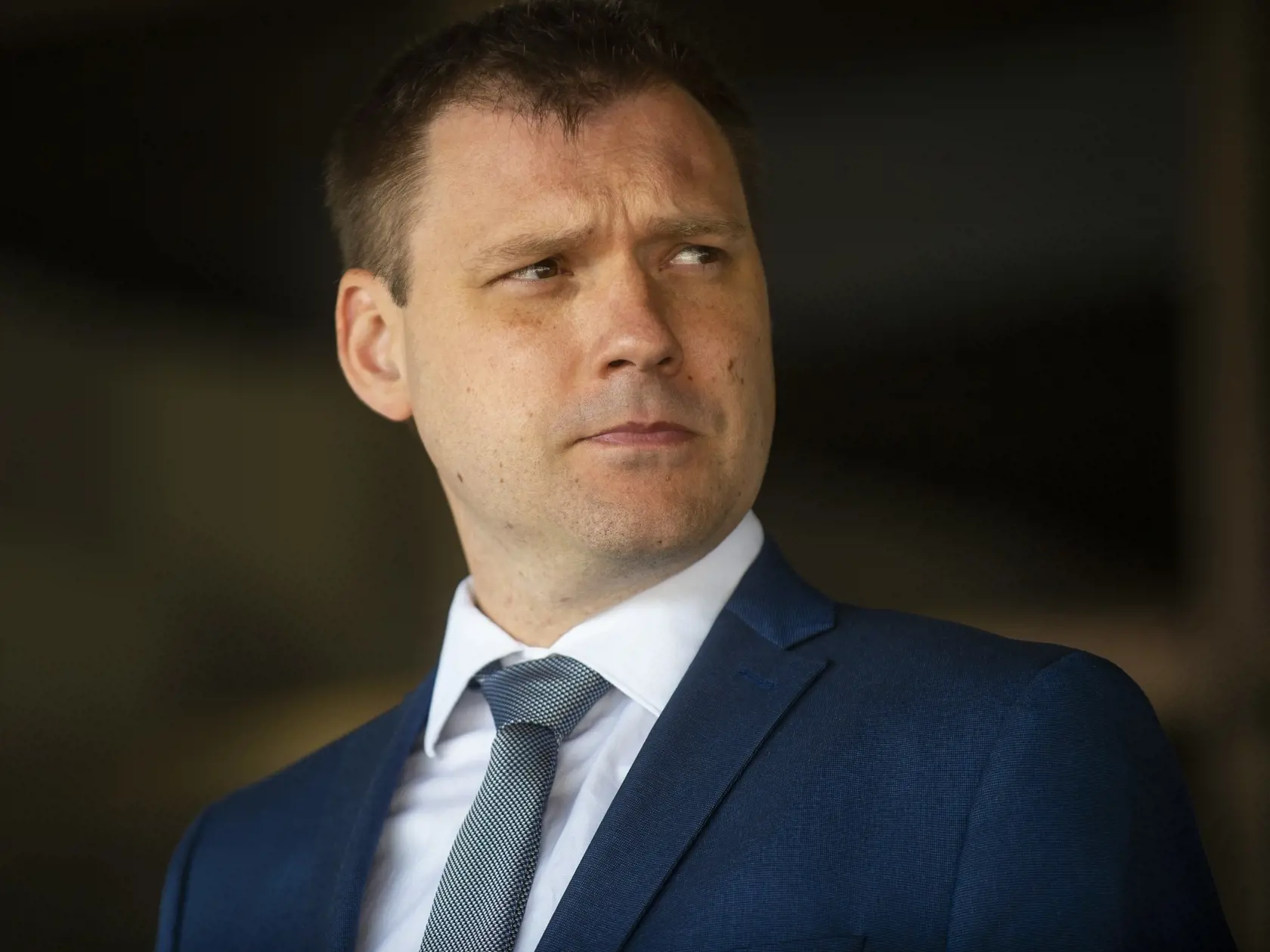 Na snímke poslanec NR SR a predseda KDŽP - Aliancia za Slovensko (Kresťanská demokracia a Život prosperita) Tomáš Taraba počas tlačovej konferencie na tému: Zásadné politické vyhlásenie 27. mája 2020 v Bratislave. Poslanci Národnej rady (NR) SR Tomáš Taraba, Štefan a Filip Kuffovci odchádzajú z klubu ĽSNS. Informoval o tom Taraba na stredajšej tlačovej konferencii pred parlamentom. Trojica pôsobí v mimoparlamentnej strane KDŽP. FOTO TASR - Jakub Kotian